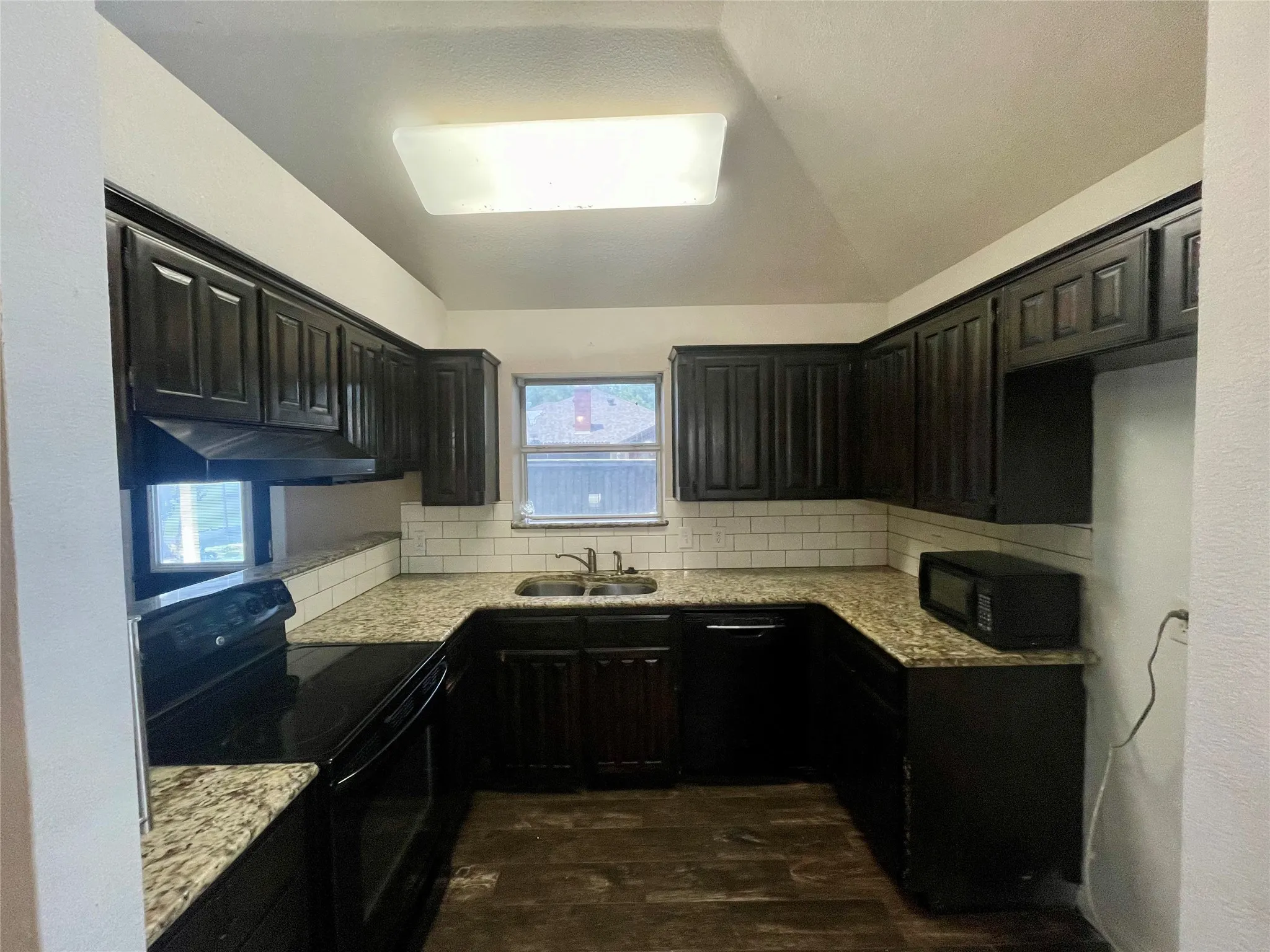 Single Family Residence For Sale in Denton County , 625 Main Street, Roanoke, Texas 76262, 3 Bedrooms, 2 Bathrooms, 2 Garage spaces, 1,290 Sqft, built in 1994, Price $455,000, mls#21341208, Real Estate Agent in Roanoke, Homes For Sale in Denton county, Homes For Sale in Roanoke, Realtor in Roanoke Texas, Real Estate Brokerage Independent Realty Texas, Luminita Cordes Realtor