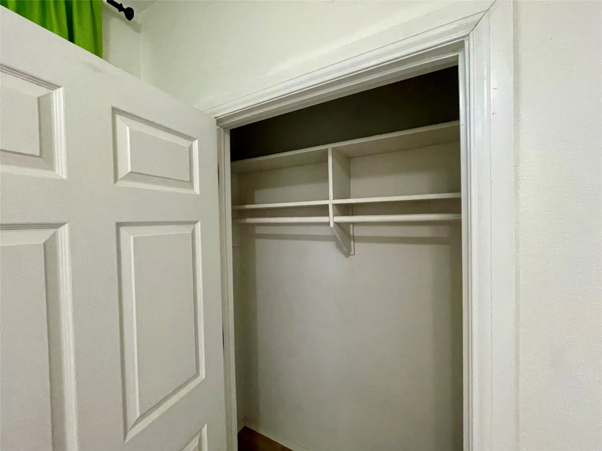 Single Family Residence For Sale in Denton County , 625 Main Street, Roanoke, Texas 76262, 3 Bedrooms, 2 Bathrooms, 2 Garage spaces, 1,290 Sqft, built in 1994, Price $455,000, mls#21341208, Real Estate Agent in Roanoke, Homes For Sale in Denton county, Homes For Sale in Roanoke, Realtor in Roanoke Texas, Real Estate Brokerage Independent Realty Texas, Luminita Cordes Realtor