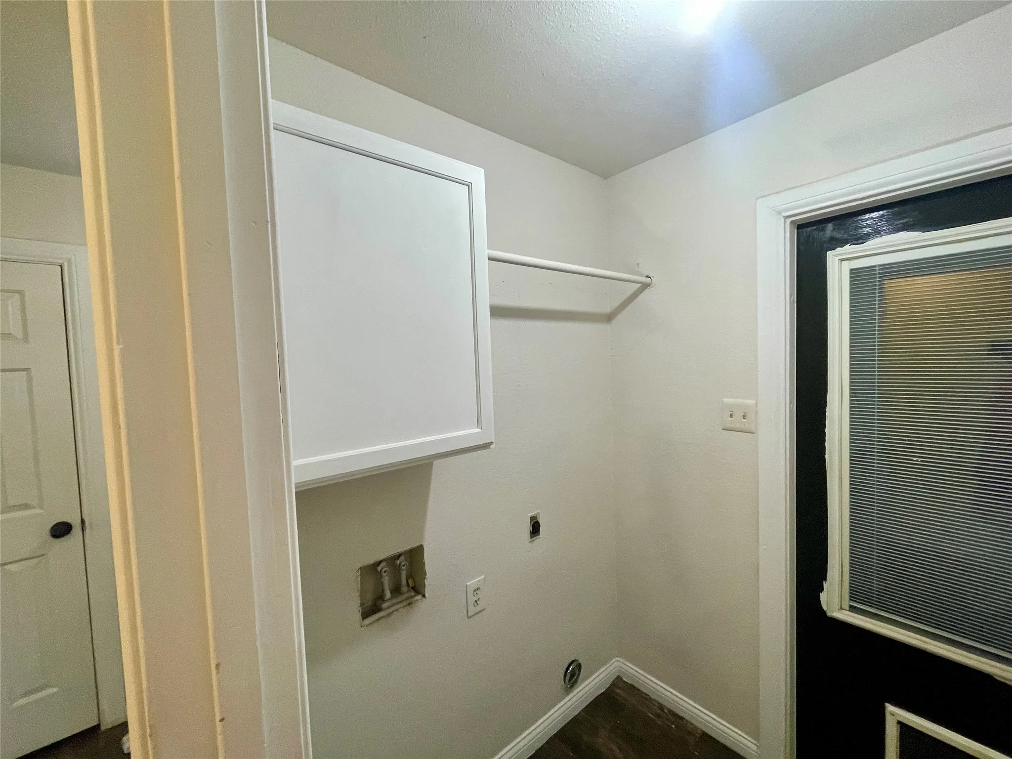 Single Family Residence For Sale in Denton County , 625 Main Street, Roanoke, Texas 76262, 3 Bedrooms, 2 Bathrooms, 2 Garage spaces, 1,290 Sqft, built in 1994, Price $455,000, mls#21341208, Real Estate Agent in Roanoke, Homes For Sale in Denton county, Homes For Sale in Roanoke, Realtor in Roanoke Texas, Real Estate Brokerage Independent Realty Texas, Luminita Cordes Realtor
