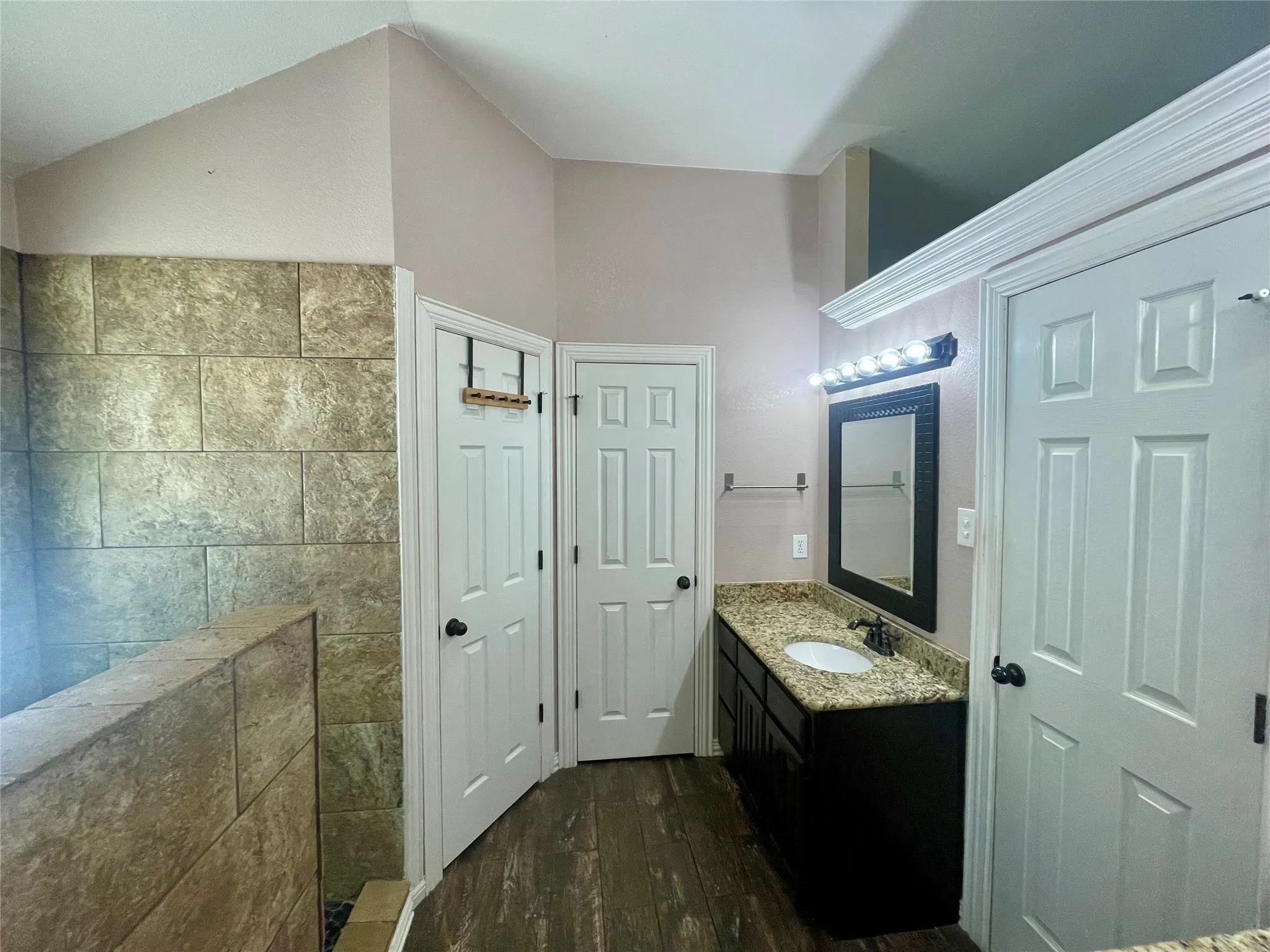 Single Family Residence For Sale in Denton County , 625 Main Street, Roanoke, Texas 76262, 3 Bedrooms, 2 Bathrooms, 2 Garage spaces, 1,290 Sqft, built in 1994, Price $455,000, mls#21341208, Real Estate Agent in Roanoke, Homes For Sale in Denton county, Homes For Sale in Roanoke, Realtor in Roanoke Texas, Real Estate Brokerage Independent Realty Texas, Luminita Cordes Realtor
