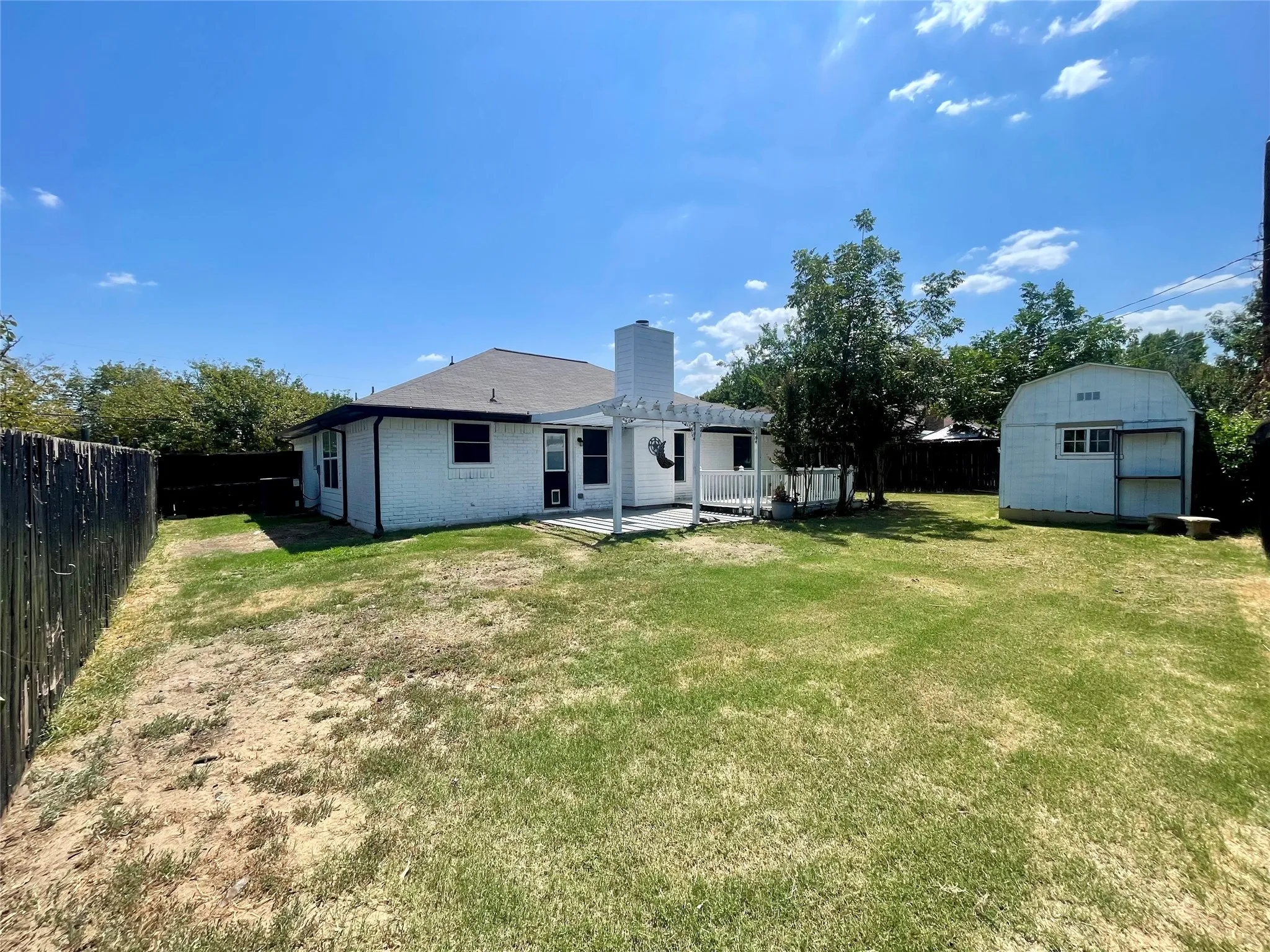 Single Family Residence For Sale in Denton County , 625 Main Street, Roanoke, Texas 76262, 3 Bedrooms, 2 Bathrooms, 2 Garage spaces, 1,290 Sqft, built in 1994, Price $455,000, mls#21341208, Real Estate Agent in Roanoke, Homes For Sale in Denton county, Homes For Sale in Roanoke, Realtor in Roanoke Texas, Real Estate Brokerage Independent Realty Texas, Luminita Cordes Realtor