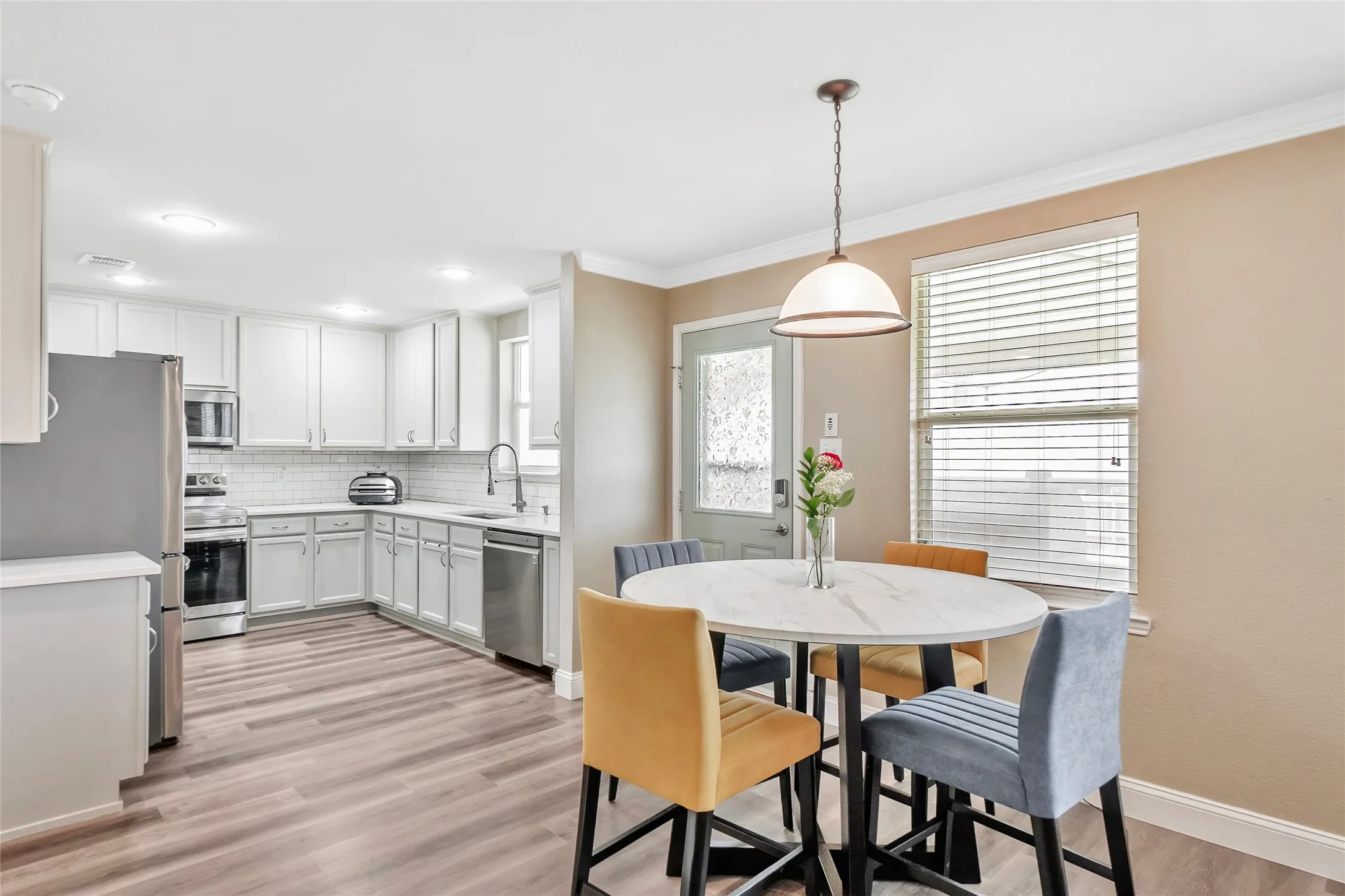Single Family Residence For Sale in Tarrant County , 12620 Mourning Dove Lane, Fort Worth, Texas 76244, 3 Bedroom, 3 Bathroom, 2 Garage spaces, 2,329 Sqft, built in 2007, mls#21341406, Real Estate Agent in Fort Worth, Homes For Sale in Tarrant county, Homes For Sale in Fort Worth, Realtor in Fort Worth Texas, Real Estate Brokerage Independent Realty Texas, Luminita Cordes Realtor