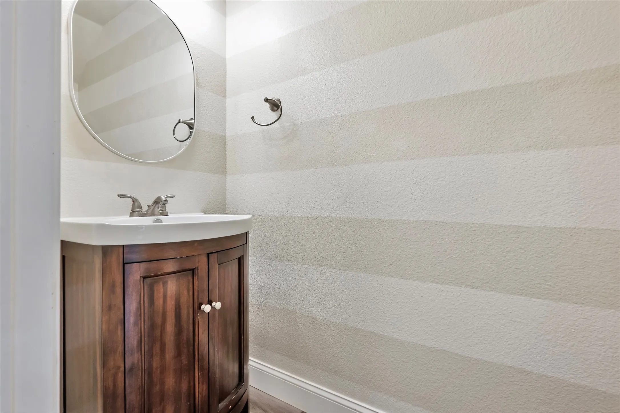 Single Family Residence For Sale in Tarrant County , 12620 Mourning Dove Lane, Fort Worth, Texas 76244, 3 Bedroom, 3 Bathroom, 2 Garage spaces, 2,329 Sqft, built in 2007, mls#21341406, Real Estate Agent in Fort Worth, Homes For Sale in Tarrant county, Homes For Sale in Fort Worth, Realtor in Fort Worth Texas, Real Estate Brokerage Independent Realty Texas, Luminita Cordes Realtor