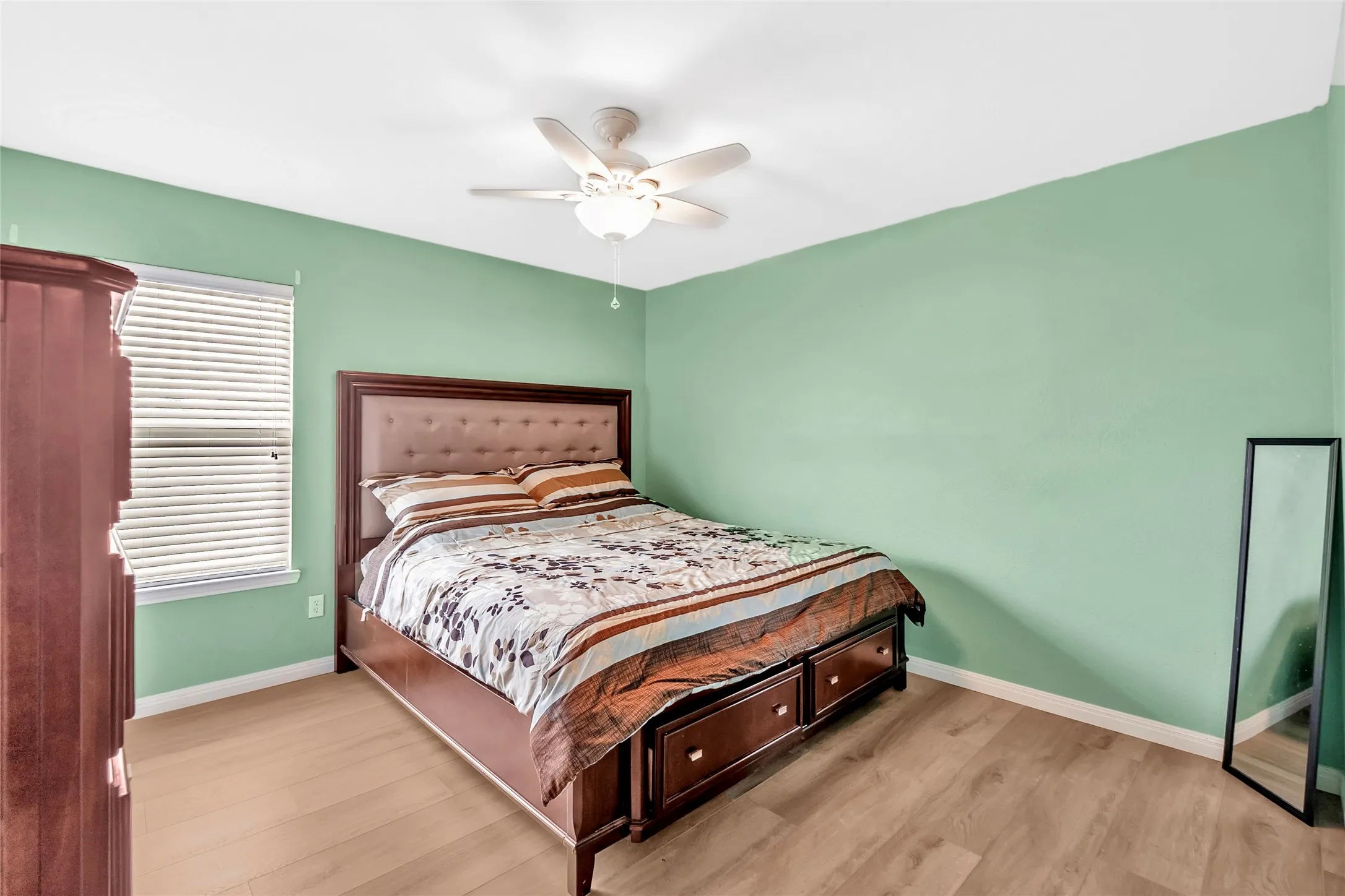 Single Family Residence For Sale in Tarrant County , 12620 Mourning Dove Lane, Fort Worth, Texas 76244, 3 Bedroom, 3 Bathroom, 2 Garage spaces, 2,329 Sqft, built in 2007, mls#21341406, Real Estate Agent in Fort Worth, Homes For Sale in Tarrant county, Homes For Sale in Fort Worth, Realtor in Fort Worth Texas, Real Estate Brokerage Independent Realty Texas, Luminita Cordes Realtor