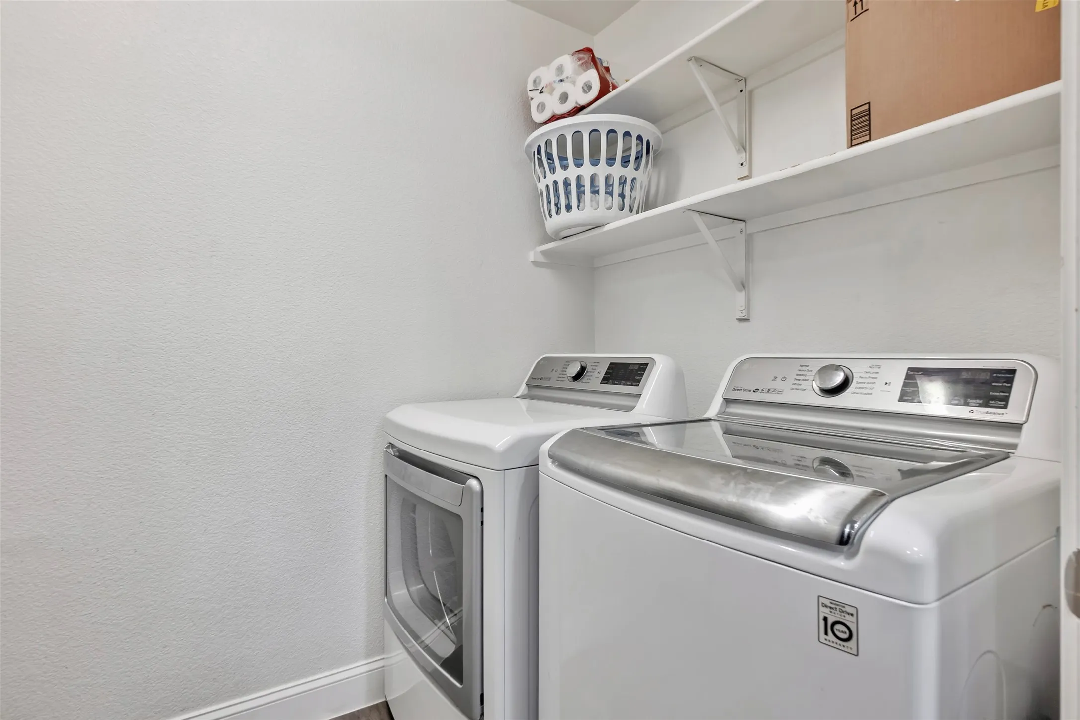 Single Family Residence For Sale in Tarrant County , 12620 Mourning Dove Lane, Fort Worth, Texas 76244, 3 Bedroom, 3 Bathroom, 2 Garage spaces, 2,329 Sqft, built in 2007, mls#21341406, Real Estate Agent in Fort Worth, Homes For Sale in Tarrant county, Homes For Sale in Fort Worth, Realtor in Fort Worth Texas, Real Estate Brokerage Independent Realty Texas, Luminita Cordes Realtor