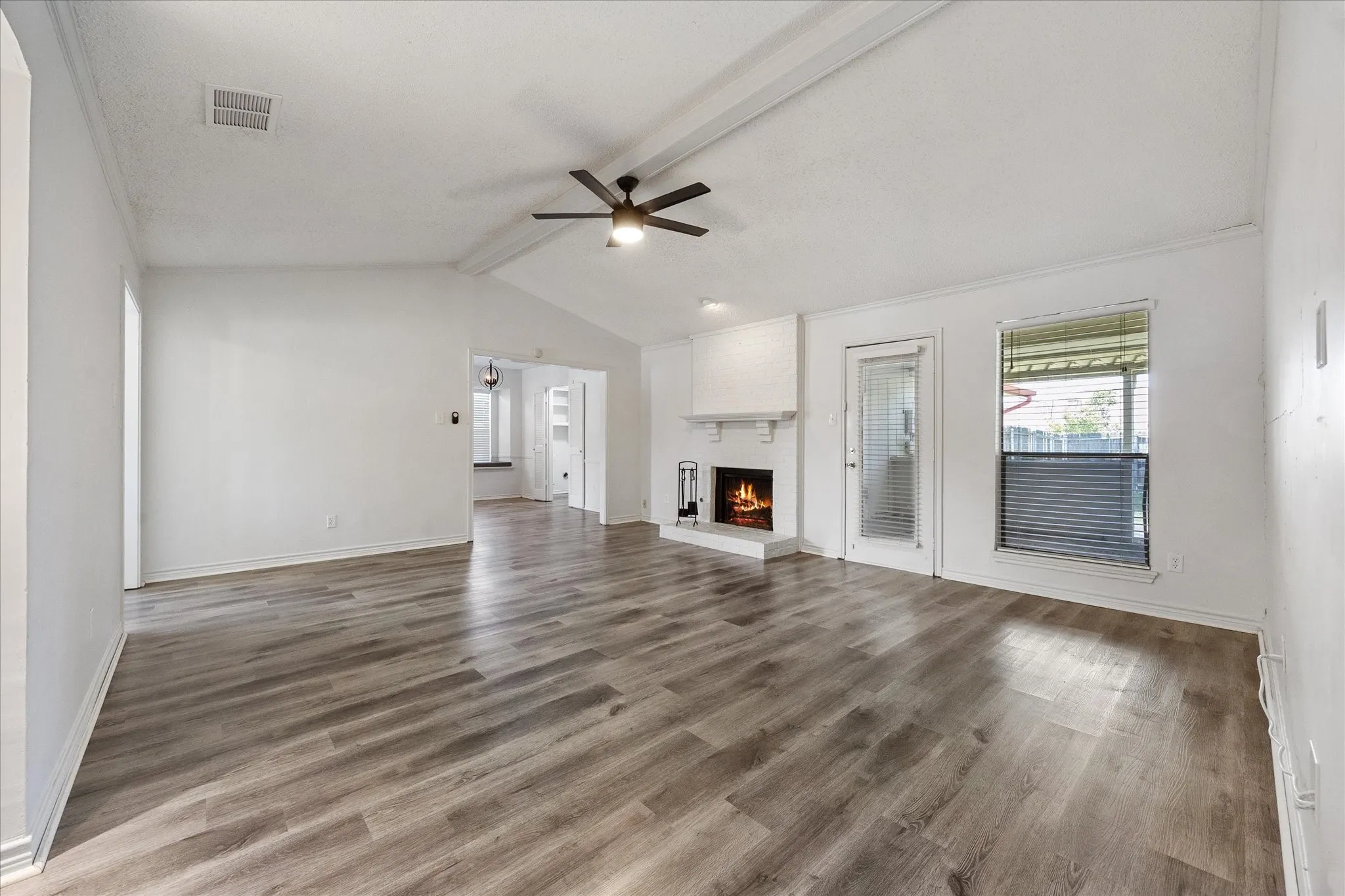Single Family Residence For Sale in Dallas County , 3227 Wichita Drive, Mesquite, Texas 75149, 3 Bedroom, 2 Bathroom, 2 Garage spaces, 1,619 Sqft, built in 1982, mls#21341387, Real Estate Agent in Mesquite, Homes For Sale in Dallas county, Homes For Sale in Mesquite, Realtor in Mesquite Texas, Real Estate Brokerage Independent Realty Texas, Luminita Cordes Realtor