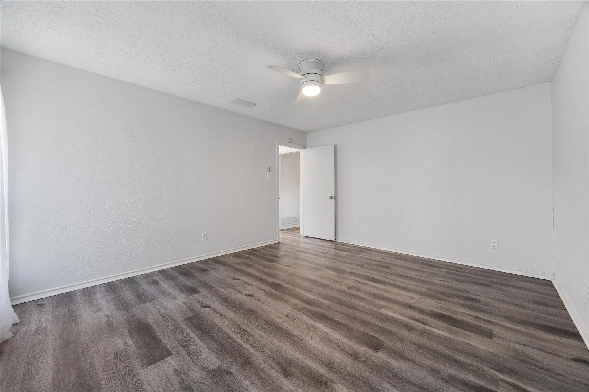 Single Family Residence For Sale in Dallas County , 3227 Wichita Drive, Mesquite, Texas 75149, 3 Bedroom, 2 Bathroom, 2 Garage spaces, 1,619 Sqft, built in 1982, mls#21341387, Real Estate Agent in Mesquite, Homes For Sale in Dallas county, Homes For Sale in Mesquite, Realtor in Mesquite Texas, Real Estate Brokerage Independent Realty Texas, Luminita Cordes Realtor