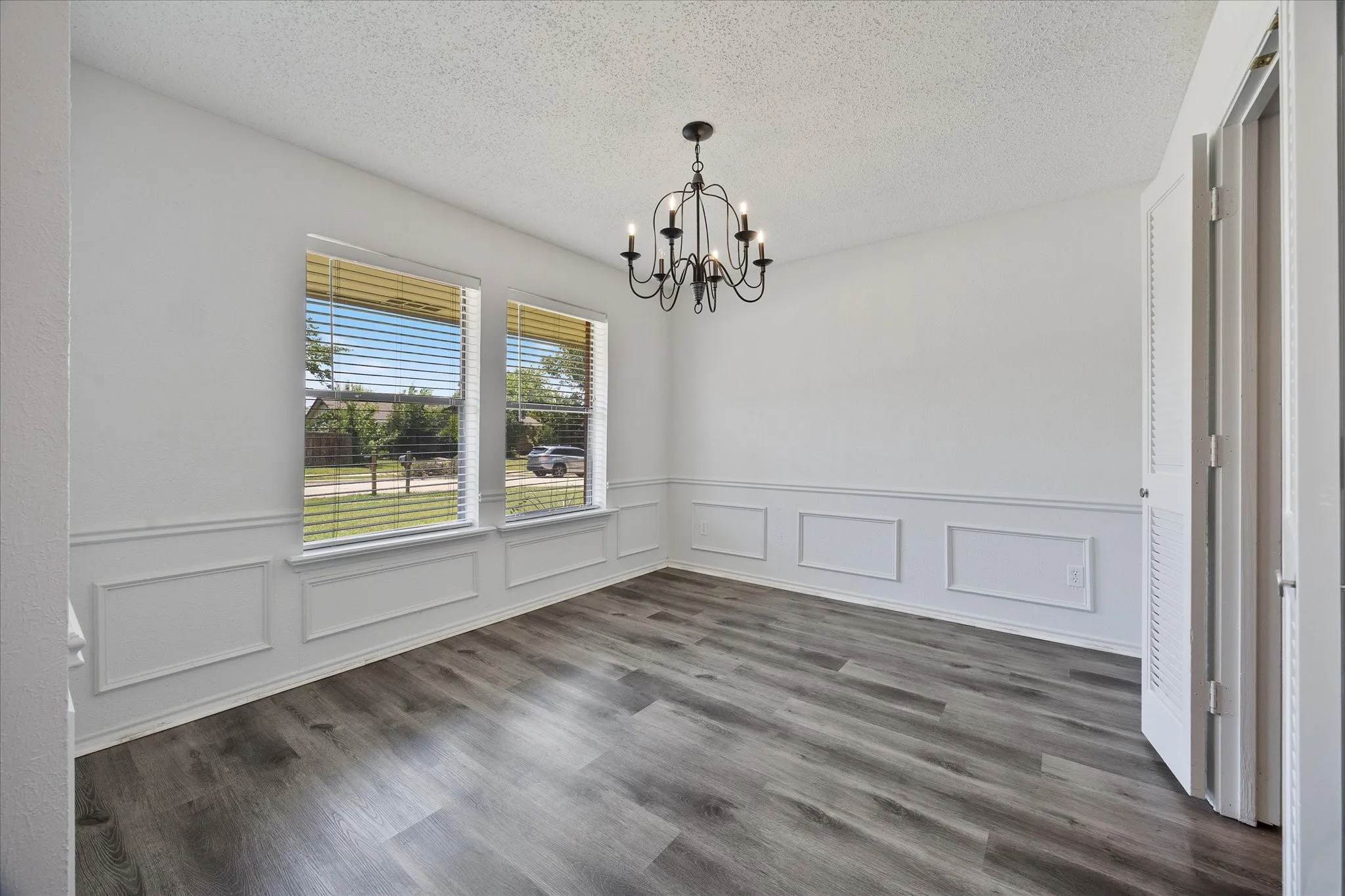 Single Family Residence For Sale in Dallas County , 3227 Wichita Drive, Mesquite, Texas 75149, 3 Bedroom, 2 Bathroom, 2 Garage spaces, 1,619 Sqft, built in 1982, mls#21341387, Real Estate Agent in Mesquite, Homes For Sale in Dallas county, Homes For Sale in Mesquite, Realtor in Mesquite Texas, Real Estate Brokerage Independent Realty Texas, Luminita Cordes Realtor