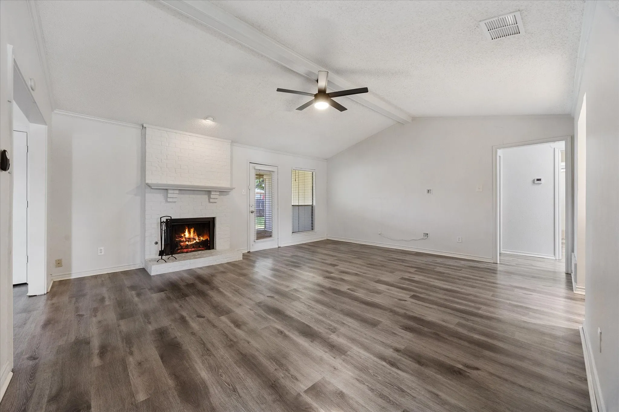 Single Family Residence For Sale in Dallas County , 3227 Wichita Drive, Mesquite, Texas 75149, 3 Bedroom, 2 Bathroom, 2 Garage spaces, 1,619 Sqft, built in 1982, mls#21341387, Real Estate Agent in Mesquite, Homes For Sale in Dallas county, Homes For Sale in Mesquite, Realtor in Mesquite Texas, Real Estate Brokerage Independent Realty Texas, Luminita Cordes Realtor