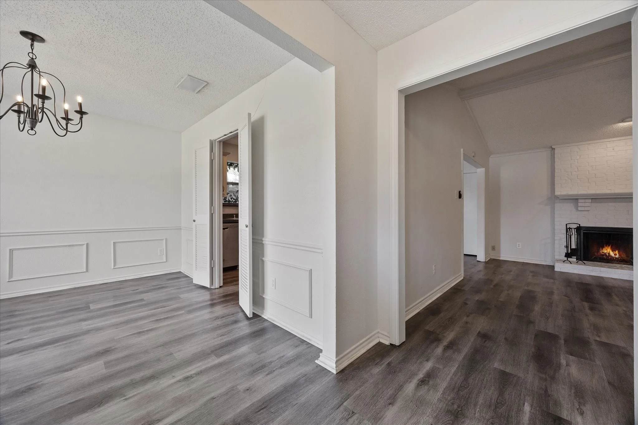 Single Family Residence For Sale in Dallas County , 3227 Wichita Drive, Mesquite, Texas 75149, 3 Bedroom, 2 Bathroom, 2 Garage spaces, 1,619 Sqft, built in 1982, mls#21341387, Real Estate Agent in Mesquite, Homes For Sale in Dallas county, Homes For Sale in Mesquite, Realtor in Mesquite Texas, Real Estate Brokerage Independent Realty Texas, Luminita Cordes Realtor