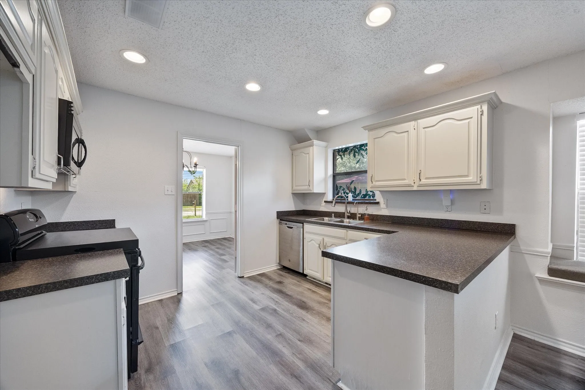 Single Family Residence For Sale in Dallas County , 3227 Wichita Drive, Mesquite, Texas 75149, 3 Bedroom, 2 Bathroom, 2 Garage spaces, 1,619 Sqft, built in 1982, mls#21341387, Real Estate Agent in Mesquite, Homes For Sale in Dallas county, Homes For Sale in Mesquite, Realtor in Mesquite Texas, Real Estate Brokerage Independent Realty Texas, Luminita Cordes Realtor