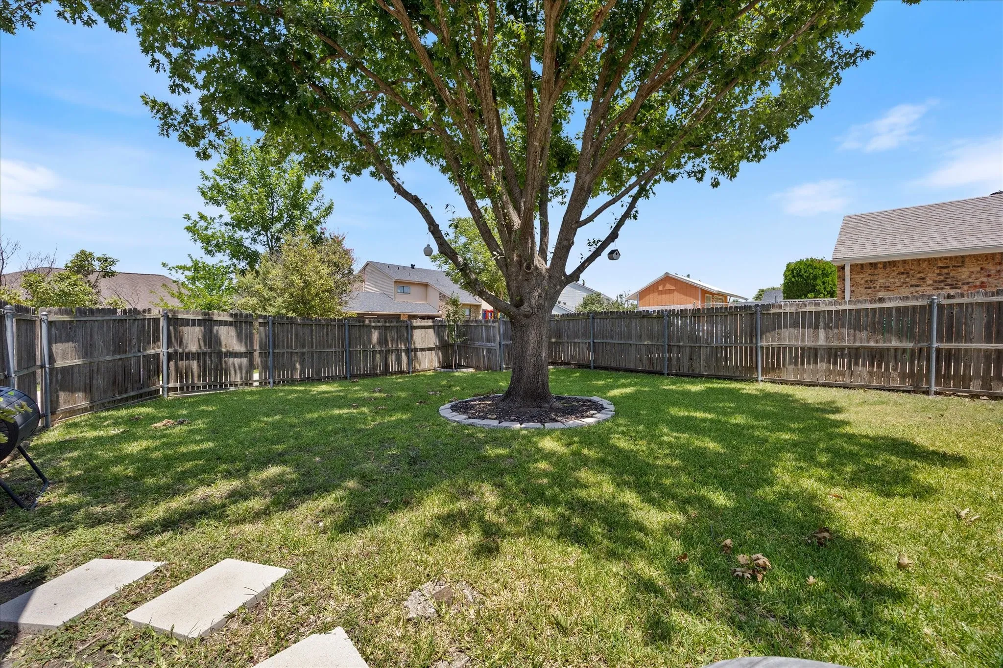 Single Family Residence For Sale in Dallas County , 3227 Wichita Drive, Mesquite, Texas 75149, 3 Bedroom, 2 Bathroom, 2 Garage spaces, 1,619 Sqft, built in 1982, mls#21341387, Real Estate Agent in Mesquite, Homes For Sale in Dallas county, Homes For Sale in Mesquite, Realtor in Mesquite Texas, Real Estate Brokerage Independent Realty Texas, Luminita Cordes Realtor