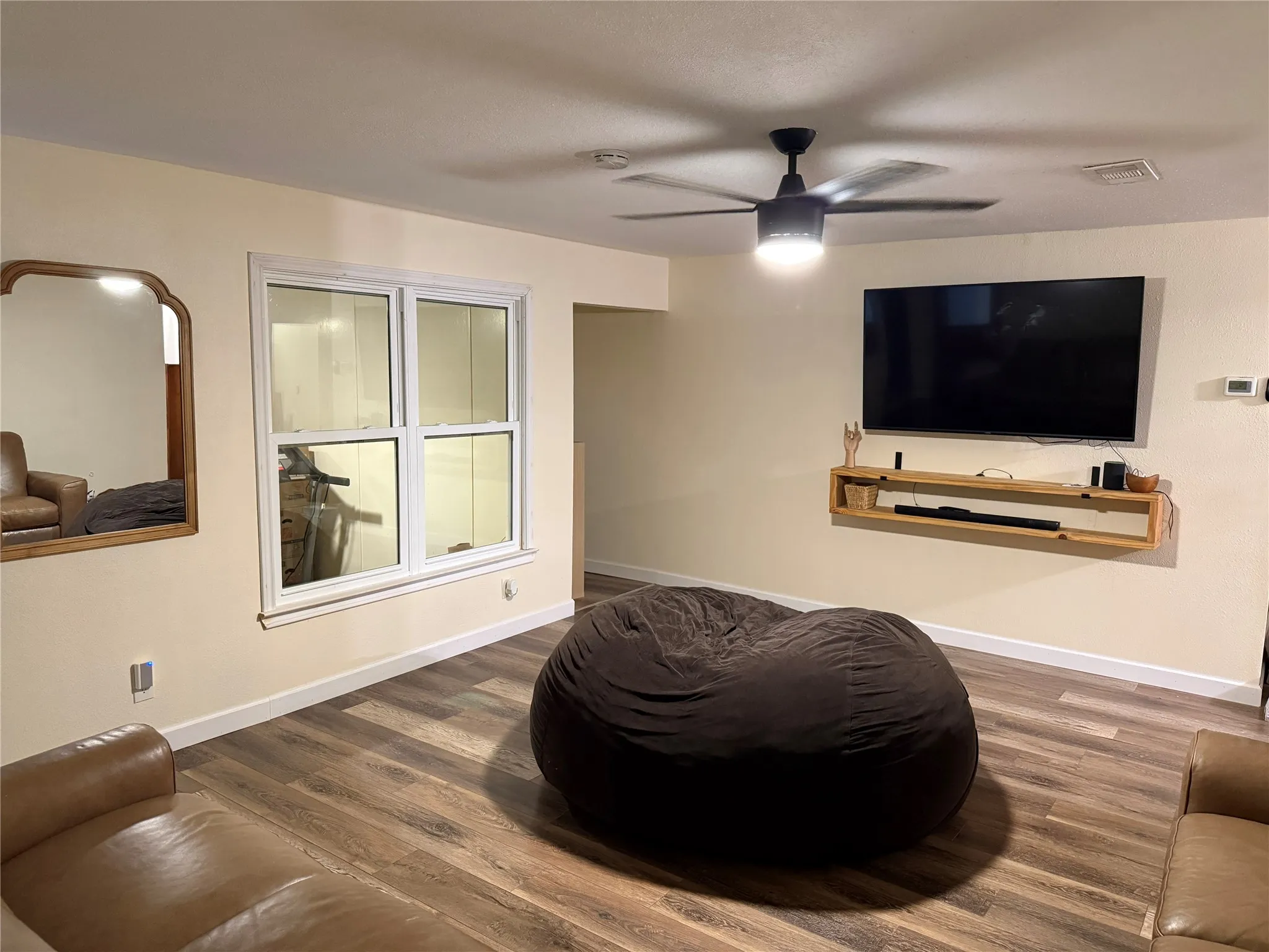 Single Family Residence For Sale in Grayson County , 1609 E Thomas Street, Sherman, Texas 75090, 3 Bedroom, 2 Bathroom, 1 Garage spaces, 1,688 Sqft, built in 1960, mls#21341409, Real Estate Agent in Sherman, Homes For Sale in Grayson county, Homes For Sale in Sherman, Realtor in Sherman Texas, Real Estate Brokerage Independent Realty Texas, Luminita Cordes Realtor