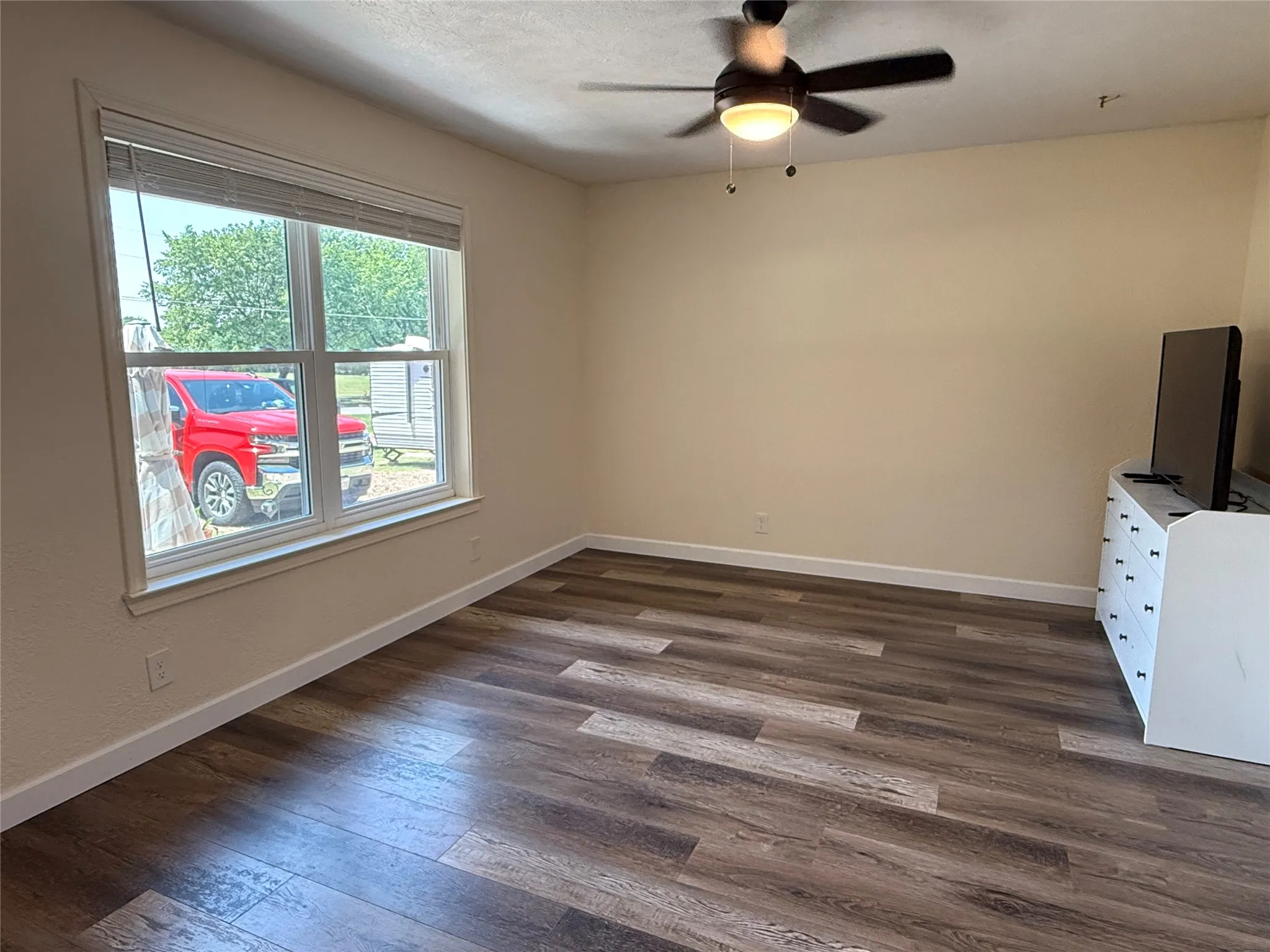 Single Family Residence For Sale in Grayson County , 1609 E Thomas Street, Sherman, Texas 75090, 3 Bedroom, 2 Bathroom, 1 Garage spaces, 1,688 Sqft, built in 1960, mls#21341409, Real Estate Agent in Sherman, Homes For Sale in Grayson county, Homes For Sale in Sherman, Realtor in Sherman Texas, Real Estate Brokerage Independent Realty Texas, Luminita Cordes Realtor