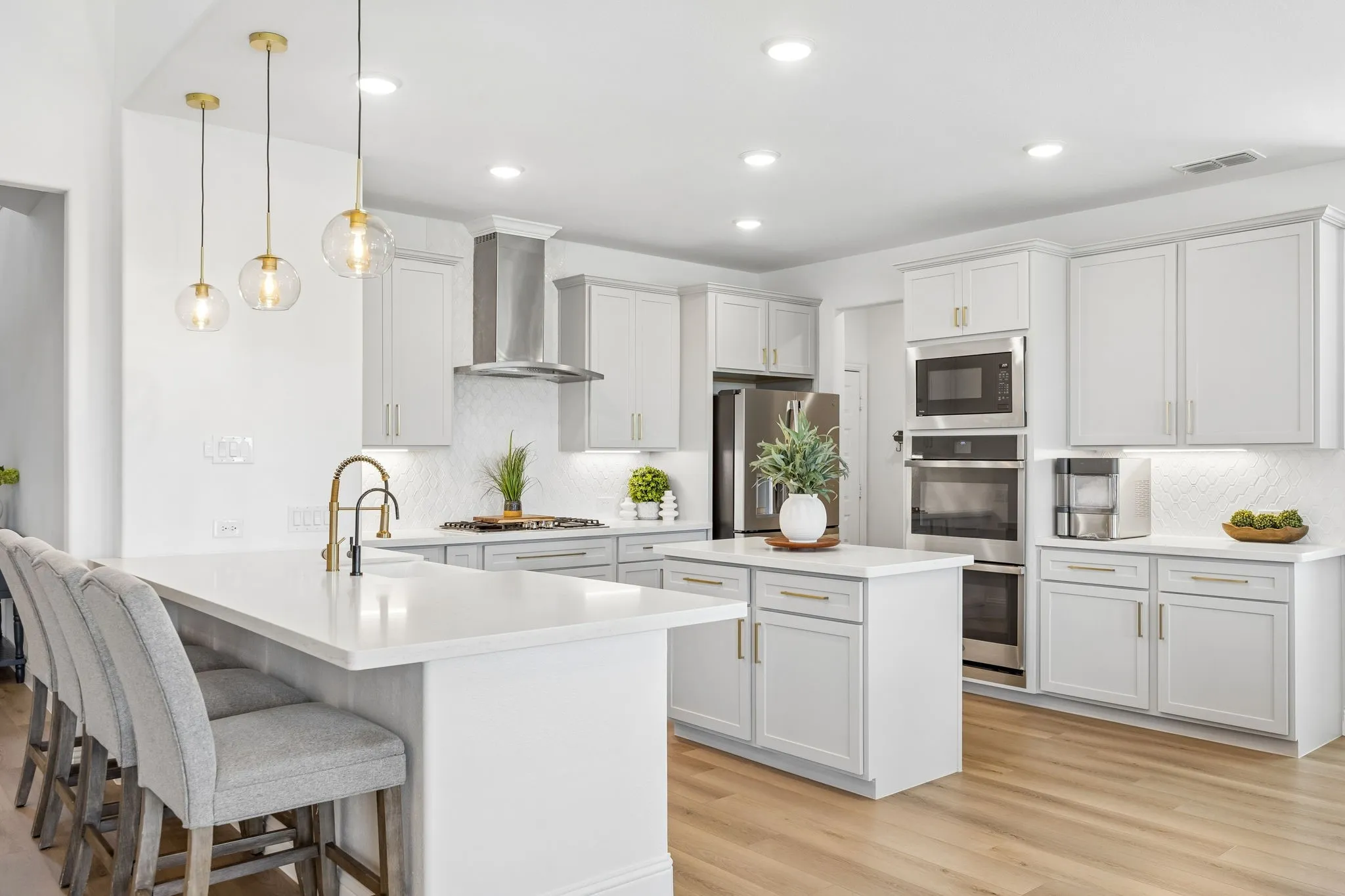 3200 Willowbrook Road boasts a sophisticated kitchen.
