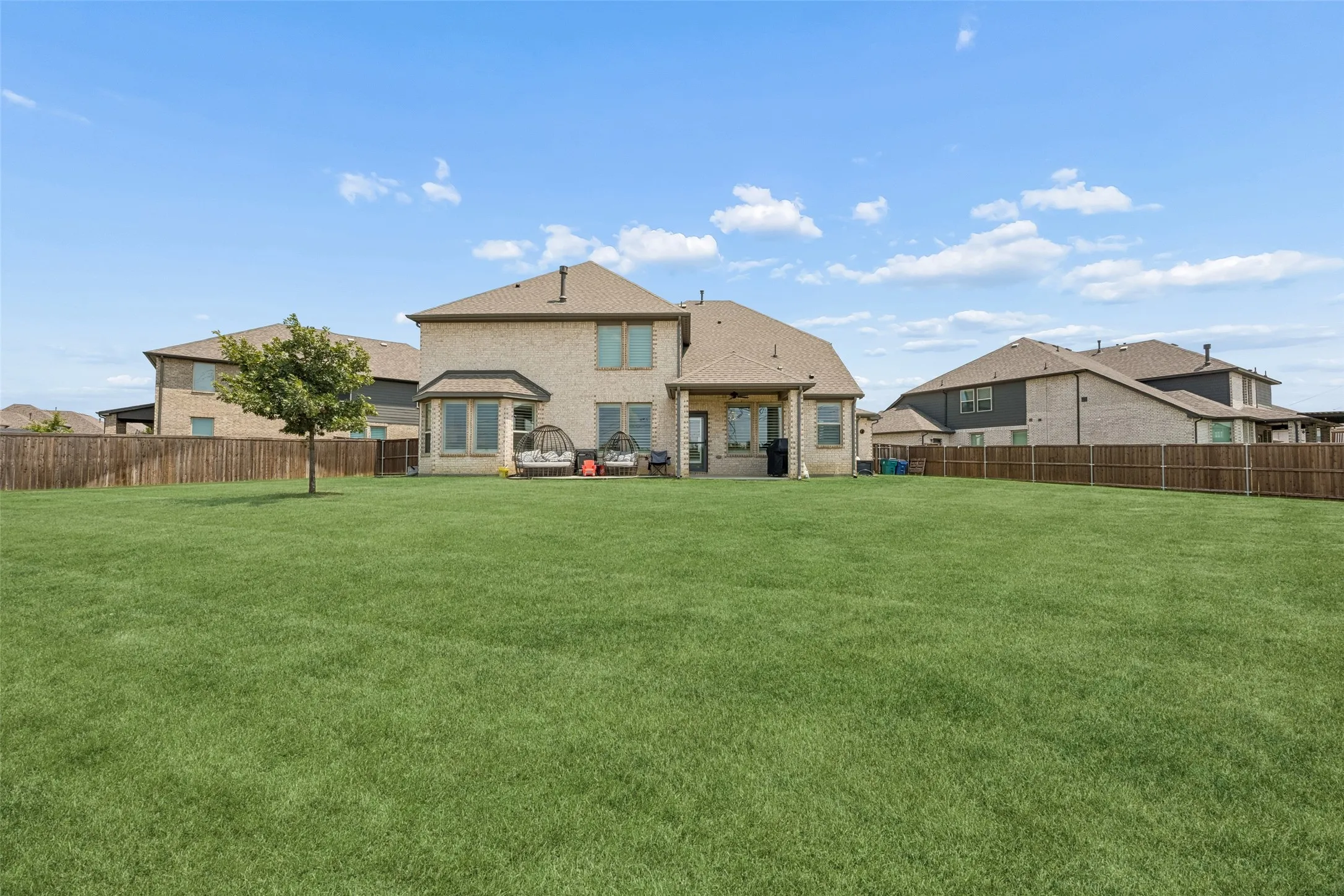 Single Family Residence For Sale in Denton County , 3200 Willowbrook Road, Northlake, Texas 76226, 5 Bedroom, 6 Bathroom, 3 Garage spaces, 3,780 Sqft, built in 2021, mls#21340744, Real Estate Agent in Northlake, Homes For Sale in Denton county, Homes For Sale in Northlake, Realtor in Northlake Texas, Real Estate Brokerage Independent Realty Texas, Luminita Cordes Realtor