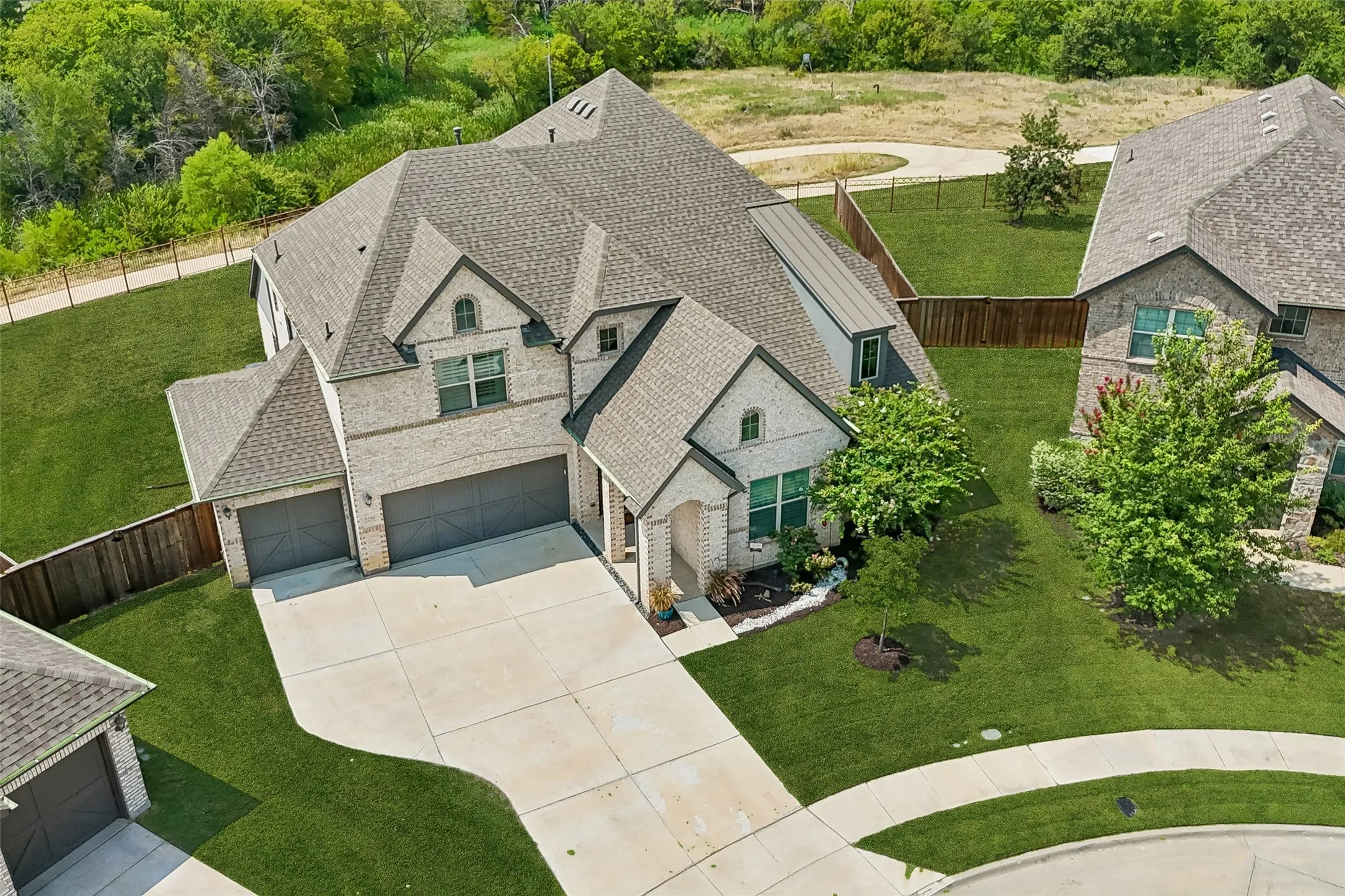 3200 Willowbrook Road is a gorgeous home nestled in Northlake's Canyon Falls Village community.