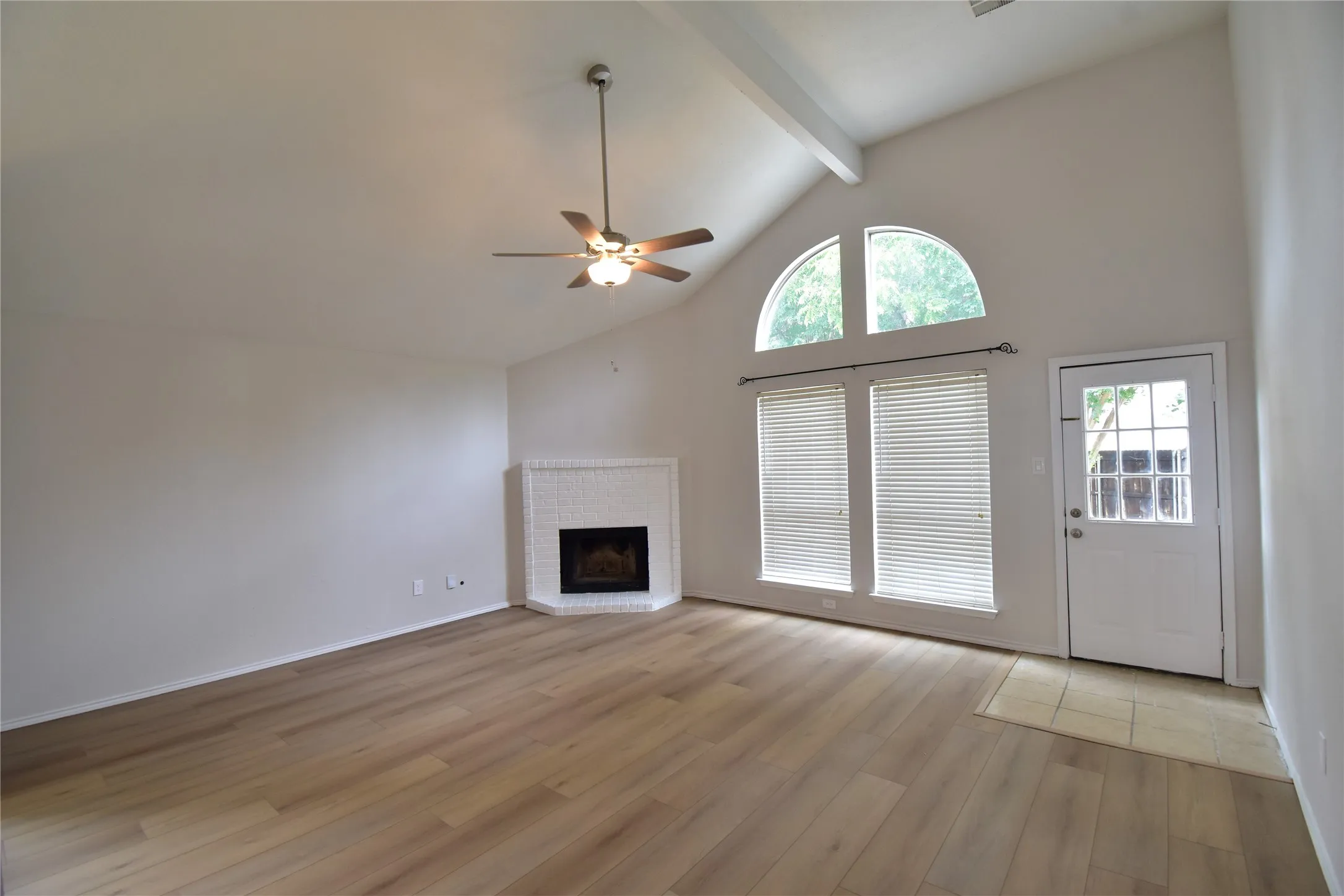 Single Family Residence For Rent in Collin County , 7837 Roundtable Road, Frisco, Texas 75035, 3 Bedroom, 3 Bathroom, 2 Garage spaces, 1,869 Sqft, built in 1993, Price $2,350, mls#21341410, Real Estate Agent in Frisco, Homes For Rent in Collin county, Homes For Rent in Frisco, Realtor in Frisco Texas, Real Estate Brokerage Independent Realty Texas, Luminita Cordes Realtor