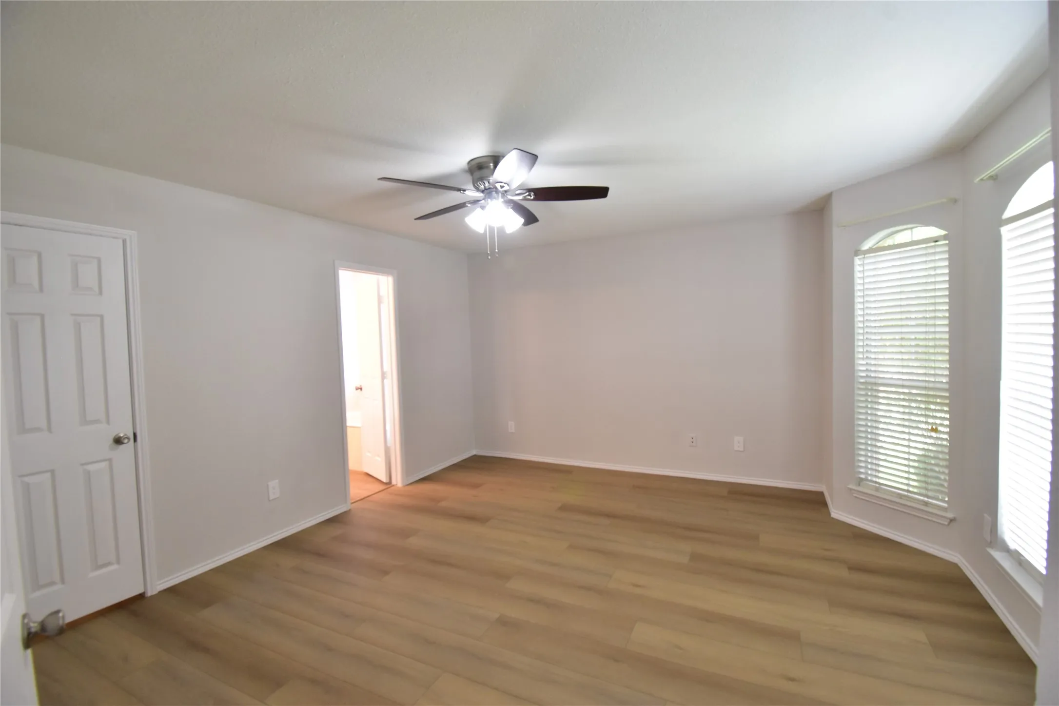 Single Family Residence For Rent in Collin County , 7837 Roundtable Road, Frisco, Texas 75035, 3 Bedroom, 3 Bathroom, 2 Garage spaces, 1,869 Sqft, built in 1993, Price $2,350, mls#21341410, Real Estate Agent in Frisco, Homes For Rent in Collin county, Homes For Rent in Frisco, Realtor in Frisco Texas, Real Estate Brokerage Independent Realty Texas, Luminita Cordes Realtor
