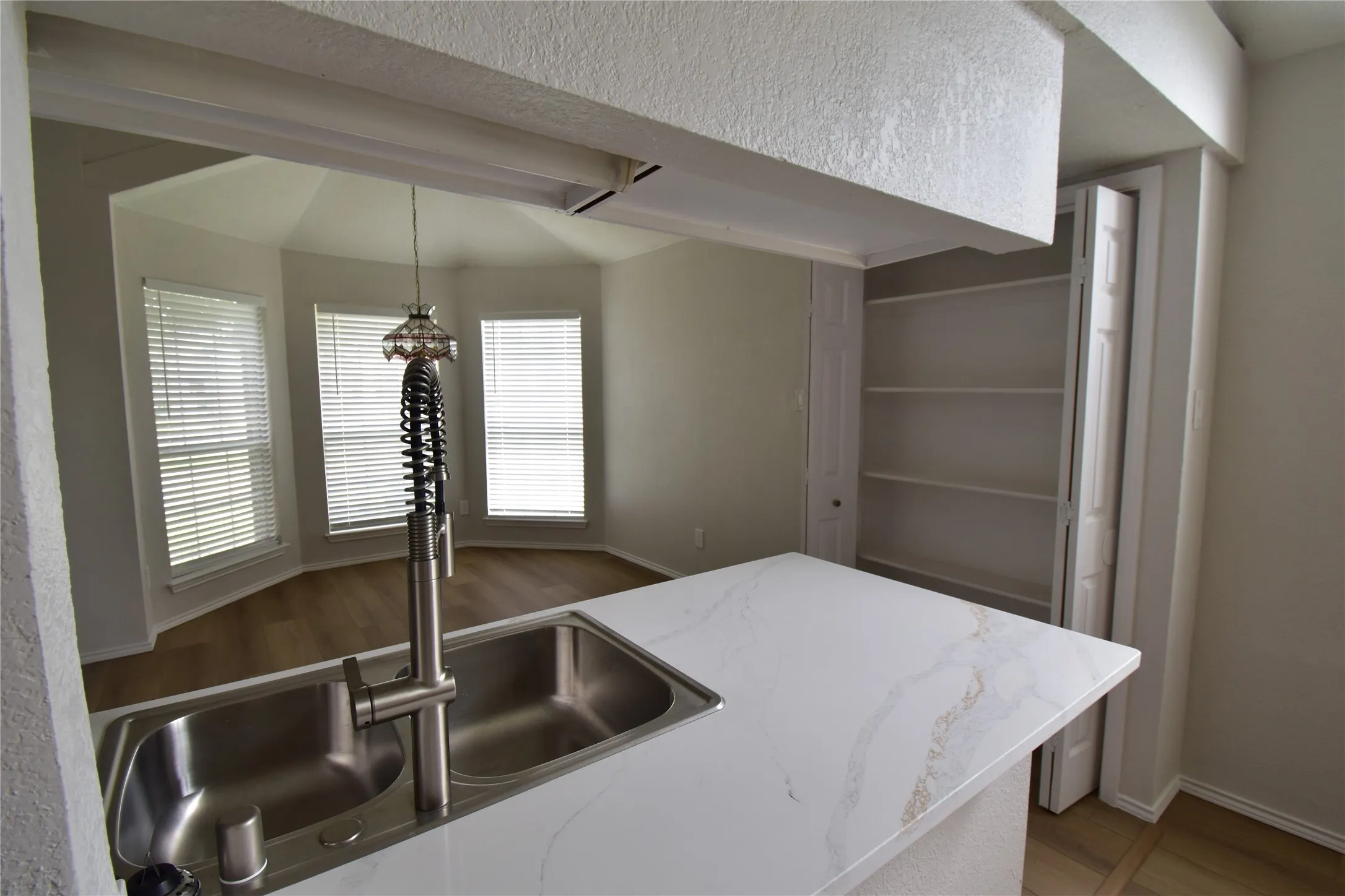 Single Family Residence For Rent in Collin County , 7837 Roundtable Road, Frisco, Texas 75035, 3 Bedroom, 3 Bathroom, 2 Garage spaces, 1,869 Sqft, built in 1993, Price $2,350, mls#21341410, Real Estate Agent in Frisco, Homes For Rent in Collin county, Homes For Rent in Frisco, Realtor in Frisco Texas, Real Estate Brokerage Independent Realty Texas, Luminita Cordes Realtor
