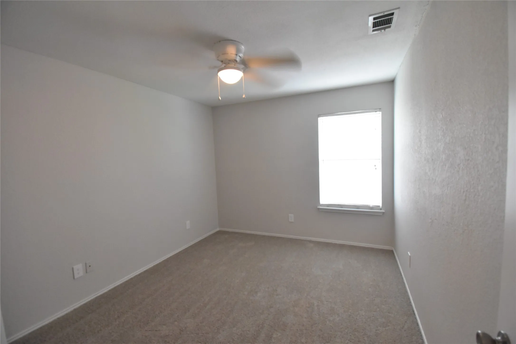Single Family Residence For Rent in Collin County , 7837 Roundtable Road, Frisco, Texas 75035, 3 Bedroom, 3 Bathroom, 2 Garage spaces, 1,869 Sqft, built in 1993, Price $2,350, mls#21341410, Real Estate Agent in Frisco, Homes For Rent in Collin county, Homes For Rent in Frisco, Realtor in Frisco Texas, Real Estate Brokerage Independent Realty Texas, Luminita Cordes Realtor
