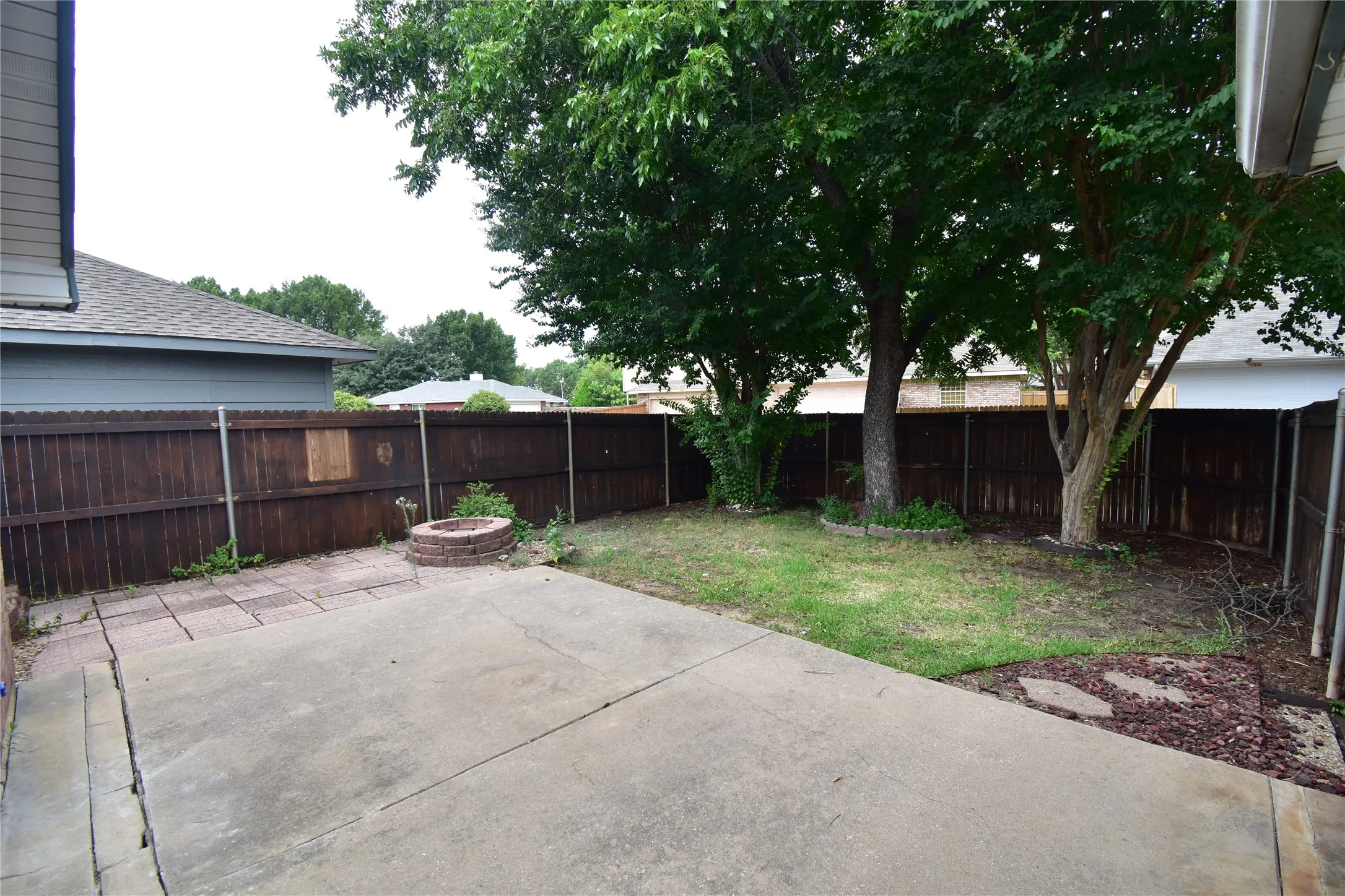 Single Family Residence For Rent in Collin County , 7837 Roundtable Road, Frisco, Texas 75035, 3 Bedroom, 3 Bathroom, 2 Garage spaces, 1,869 Sqft, built in 1993, Price $2,350, mls#21341410, Real Estate Agent in Frisco, Homes For Rent in Collin county, Homes For Rent in Frisco, Realtor in Frisco Texas, Real Estate Brokerage Independent Realty Texas, Luminita Cordes Realtor