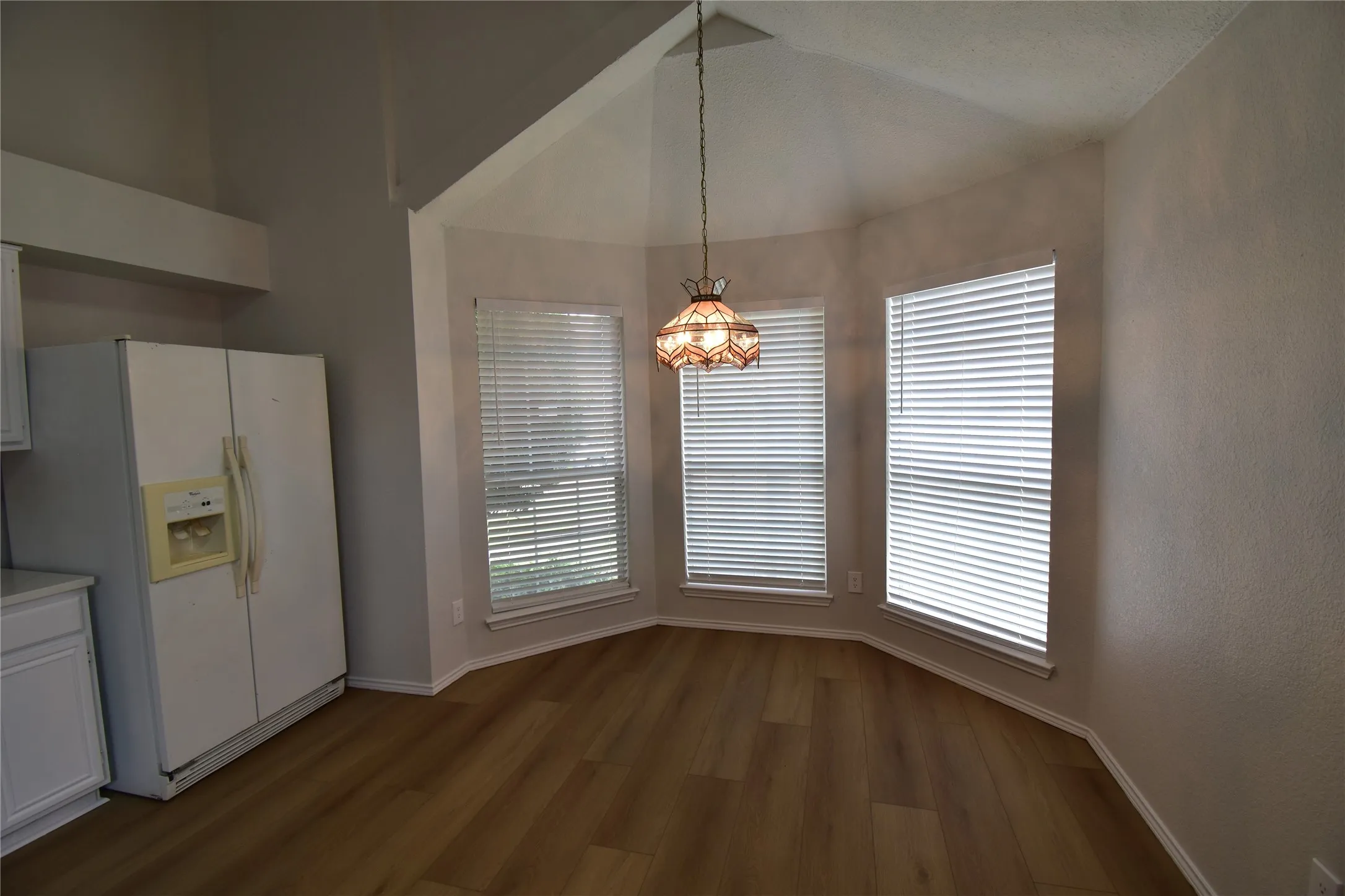 Single Family Residence For Rent in Collin County , 7837 Roundtable Road, Frisco, Texas 75035, 3 Bedroom, 3 Bathroom, 2 Garage spaces, 1,869 Sqft, built in 1993, Price $2,350, mls#21341410, Real Estate Agent in Frisco, Homes For Rent in Collin county, Homes For Rent in Frisco, Realtor in Frisco Texas, Real Estate Brokerage Independent Realty Texas, Luminita Cordes Realtor