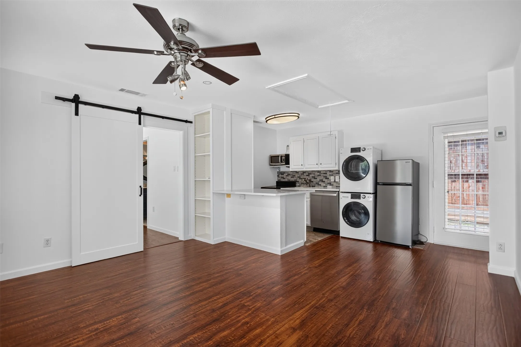 Single Family Residence For Sale in Dallas County , 1508 Summertree Court, Richardson, Texas 75082, 5 Bedroom, 3 Bathroom, Garage spaces, 2,892 Sqft, built in 1978, mls#21341413, Real Estate Agent in Richardson, Homes For Sale in Dallas county, Homes For Sale in Richardson, Realtor in Richardson Texas, Real Estate Brokerage Independent Realty Texas, Luminita Cordes Realtor
