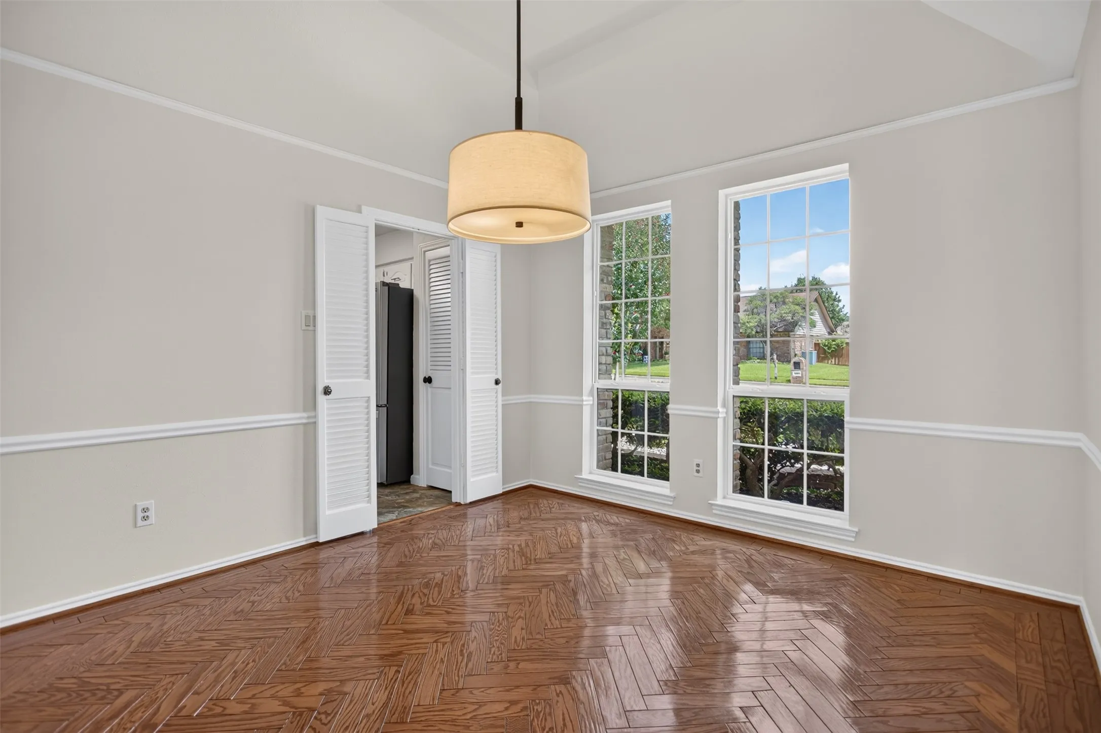 Single Family Residence For Sale in Dallas County , 1508 Summertree Court, Richardson, Texas 75082, 5 Bedroom, 3 Bathroom, Garage spaces, 2,892 Sqft, built in 1978, mls#21341413, Real Estate Agent in Richardson, Homes For Sale in Dallas county, Homes For Sale in Richardson, Realtor in Richardson Texas, Real Estate Brokerage Independent Realty Texas, Luminita Cordes Realtor