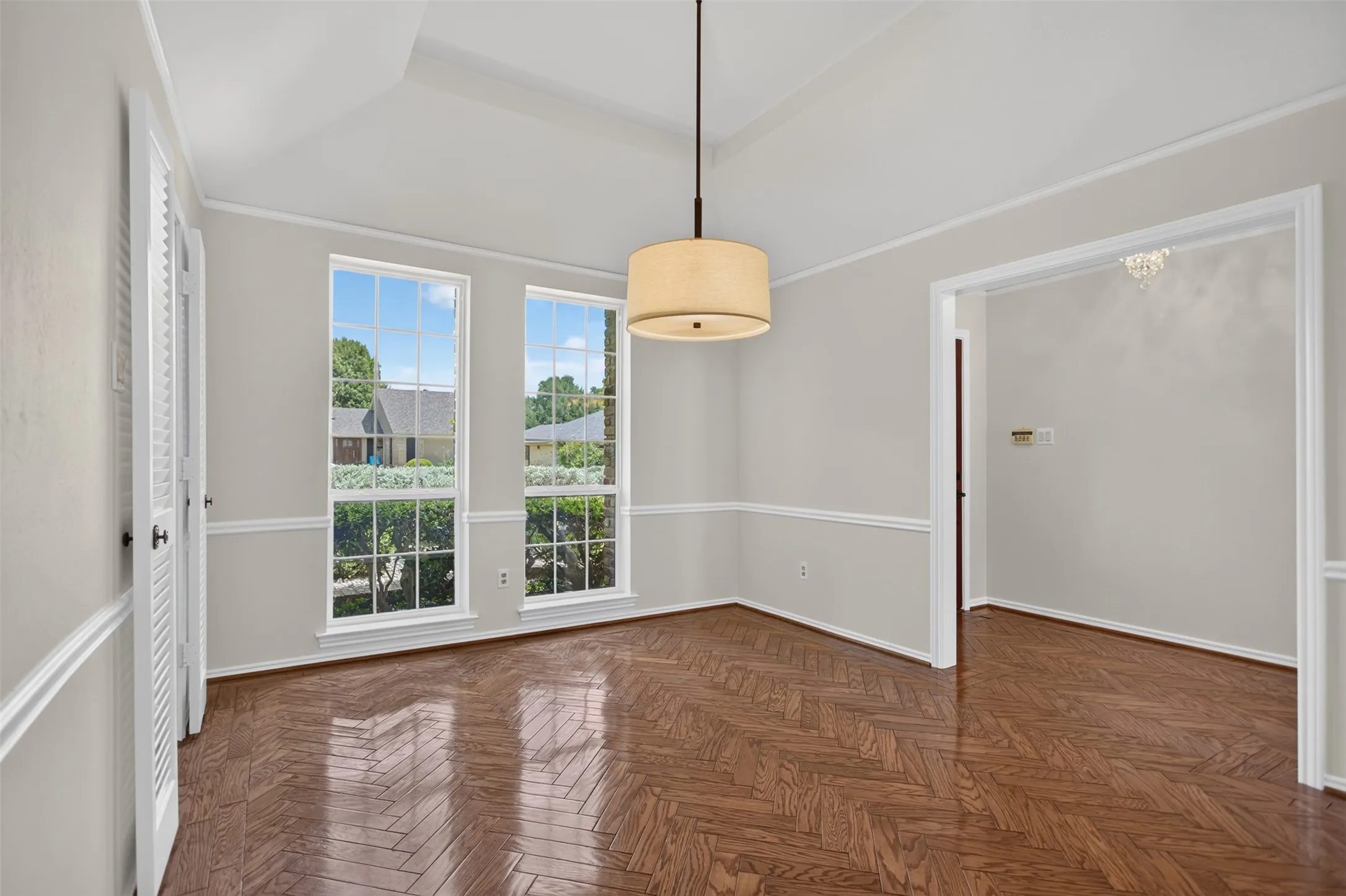 Single Family Residence For Sale in Dallas County , 1508 Summertree Court, Richardson, Texas 75082, 5 Bedroom, 3 Bathroom, Garage spaces, 2,892 Sqft, built in 1978, mls#21341413, Real Estate Agent in Richardson, Homes For Sale in Dallas county, Homes For Sale in Richardson, Realtor in Richardson Texas, Real Estate Brokerage Independent Realty Texas, Luminita Cordes Realtor