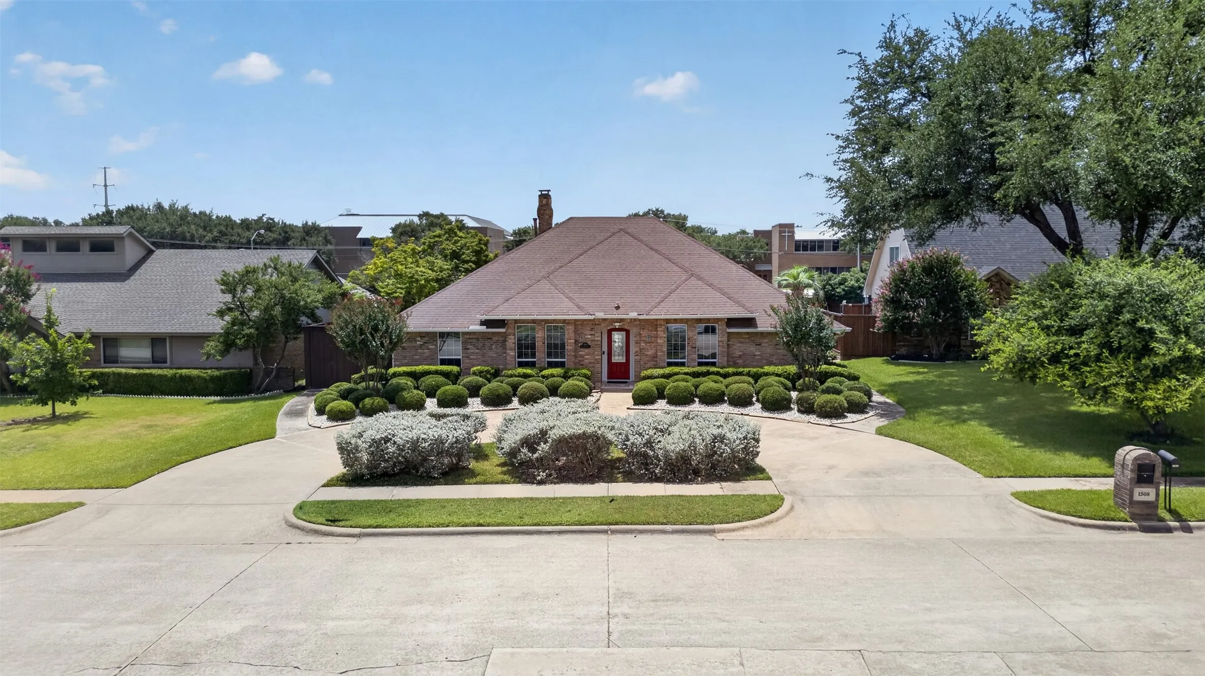 Single Family Residence For Sale in Dallas County , 1508 Summertree Court, Richardson, Texas 75082, 5 Bedroom, 3 Bathroom, Garage spaces, 2,892 Sqft, built in 1978, mls#21341413, Real Estate Agent in Richardson, Homes For Sale in Dallas county, Homes For Sale in Richardson, Realtor in Richardson Texas, Real Estate Brokerage Independent Realty Texas, Luminita Cordes Realtor