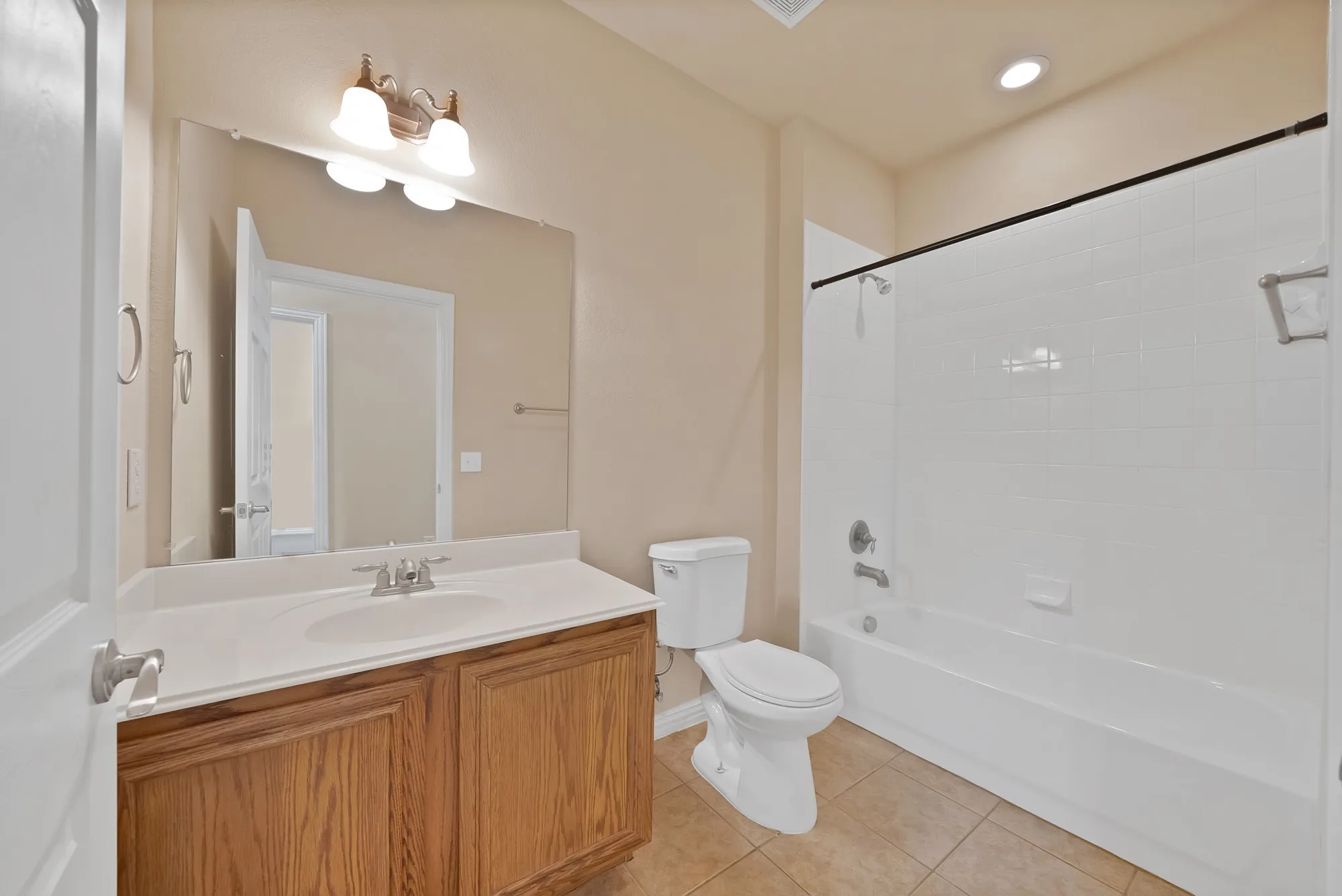 Townhouse For Sale in Collin County , 9937 Sedgewick Avenue, Plano, Texas 75025, 2 Bedroom, 2 Bathroom, 2 Garage spaces, 1,562 Sqft, built in 2007, mls#21340964, Real Estate Agent in Plano, Homes For Sale in Collin county, Homes For Sale in Plano, Realtor in Plano Texas, Real Estate Brokerage Independent Realty Texas, Luminita Cordes Realtor