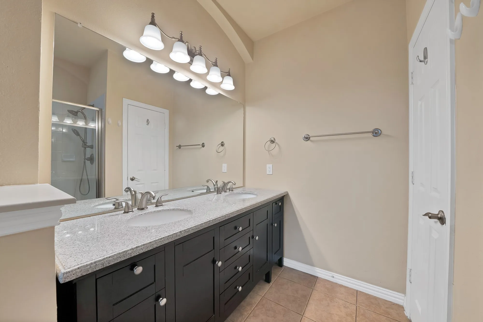 Townhouse For Sale in Collin County , 9937 Sedgewick Avenue, Plano, Texas 75025, 2 Bedroom, 2 Bathroom, 2 Garage spaces, 1,562 Sqft, built in 2007, mls#21340964, Real Estate Agent in Plano, Homes For Sale in Collin county, Homes For Sale in Plano, Realtor in Plano Texas, Real Estate Brokerage Independent Realty Texas, Luminita Cordes Realtor