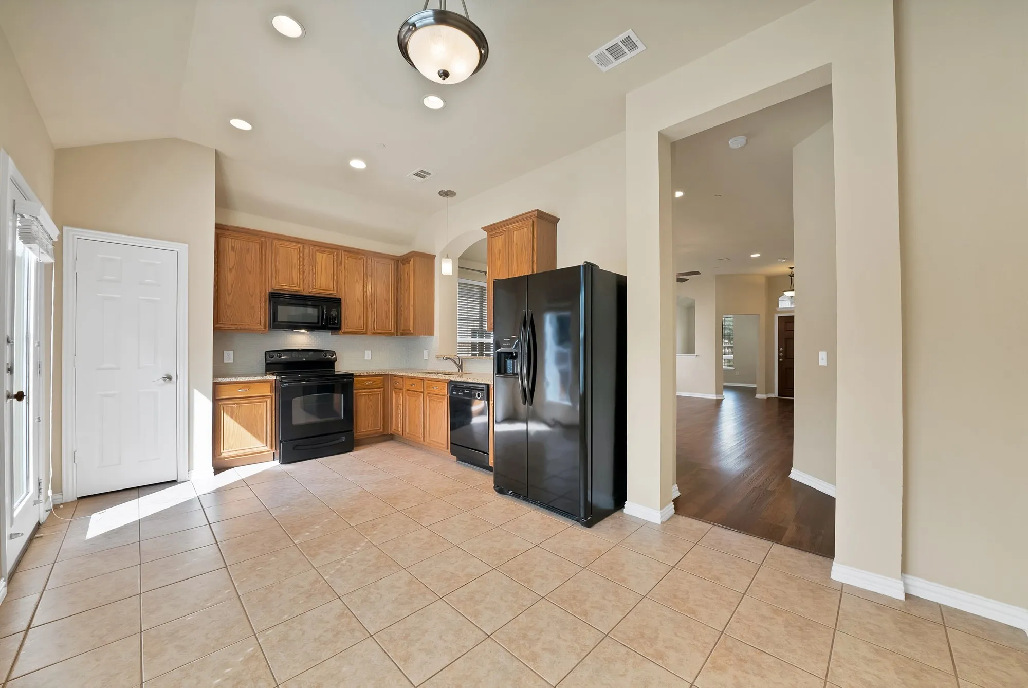 Townhouse For Sale in Collin County , 9937 Sedgewick Avenue, Plano, Texas 75025, 2 Bedroom, 2 Bathroom, 2 Garage spaces, 1,562 Sqft, built in 2007, mls#21340964, Real Estate Agent in Plano, Homes For Sale in Collin county, Homes For Sale in Plano, Realtor in Plano Texas, Real Estate Brokerage Independent Realty Texas, Luminita Cordes Realtor