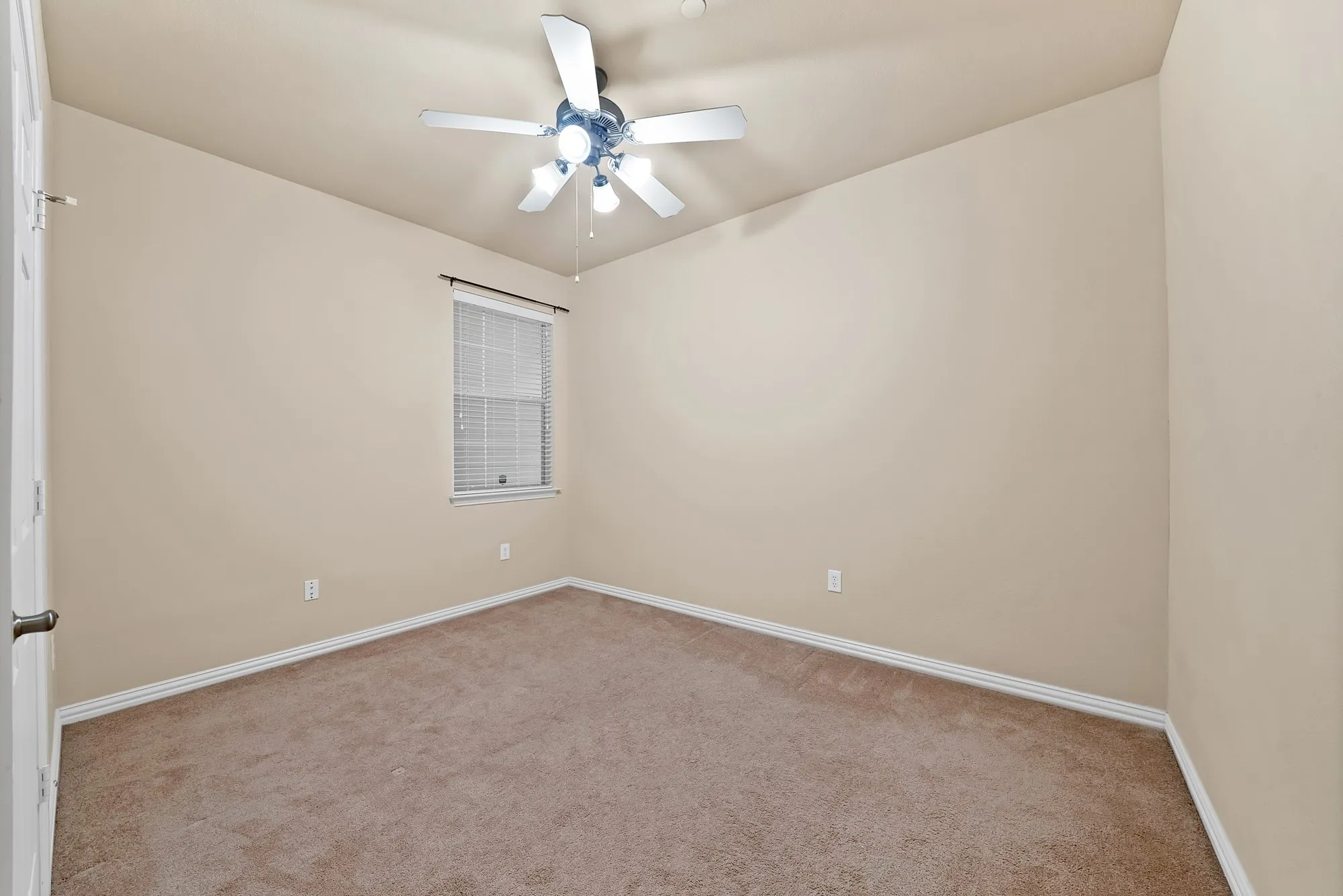 Townhouse For Sale in Collin County , 9937 Sedgewick Avenue, Plano, Texas 75025, 2 Bedroom, 2 Bathroom, 2 Garage spaces, 1,562 Sqft, built in 2007, mls#21340964, Real Estate Agent in Plano, Homes For Sale in Collin county, Homes For Sale in Plano, Realtor in Plano Texas, Real Estate Brokerage Independent Realty Texas, Luminita Cordes Realtor