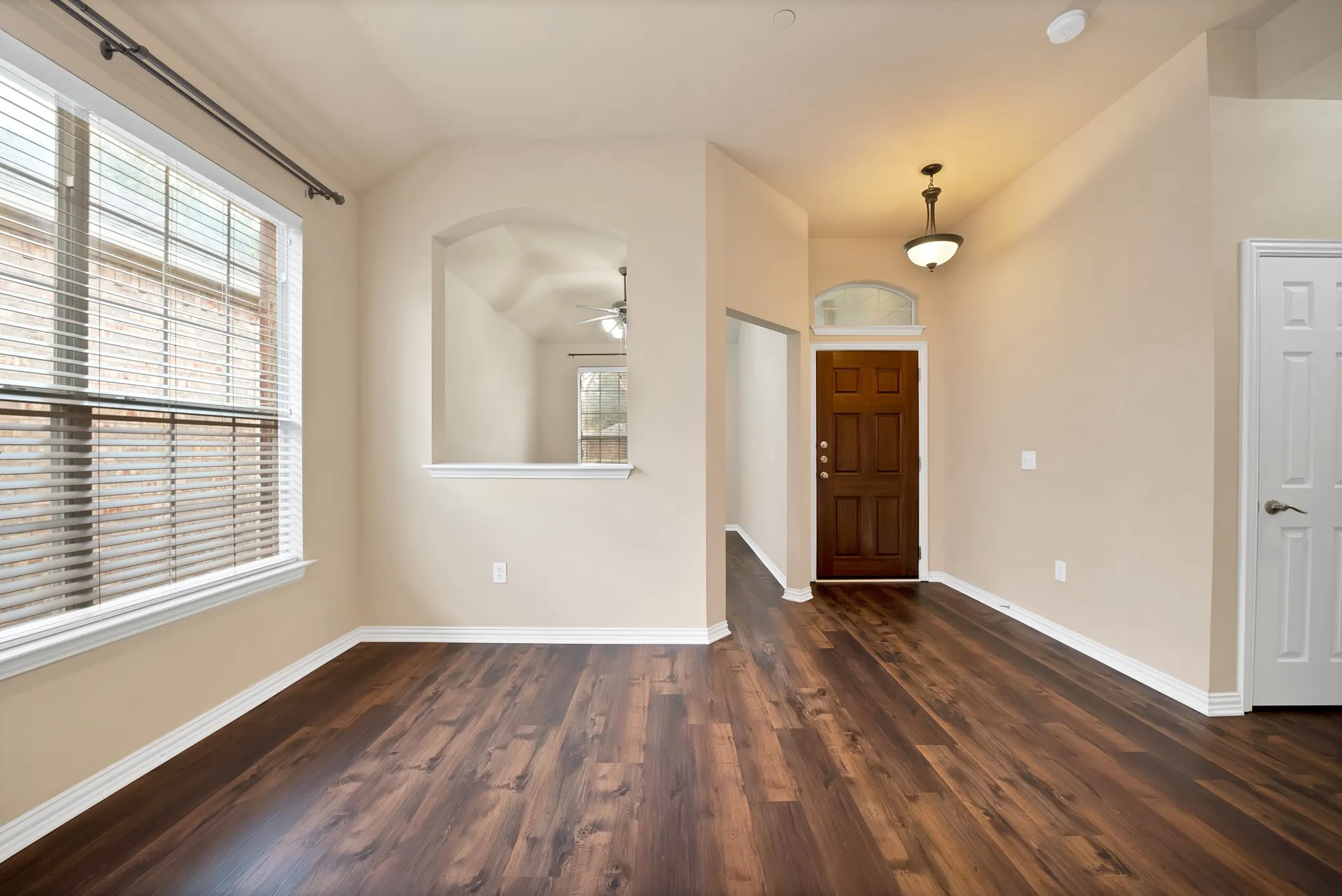 Townhouse For Sale in Collin County , 9937 Sedgewick Avenue, Plano, Texas 75025, 2 Bedroom, 2 Bathroom, 2 Garage spaces, 1,562 Sqft, built in 2007, mls#21340964, Real Estate Agent in Plano, Homes For Sale in Collin county, Homes For Sale in Plano, Realtor in Plano Texas, Real Estate Brokerage Independent Realty Texas, Luminita Cordes Realtor