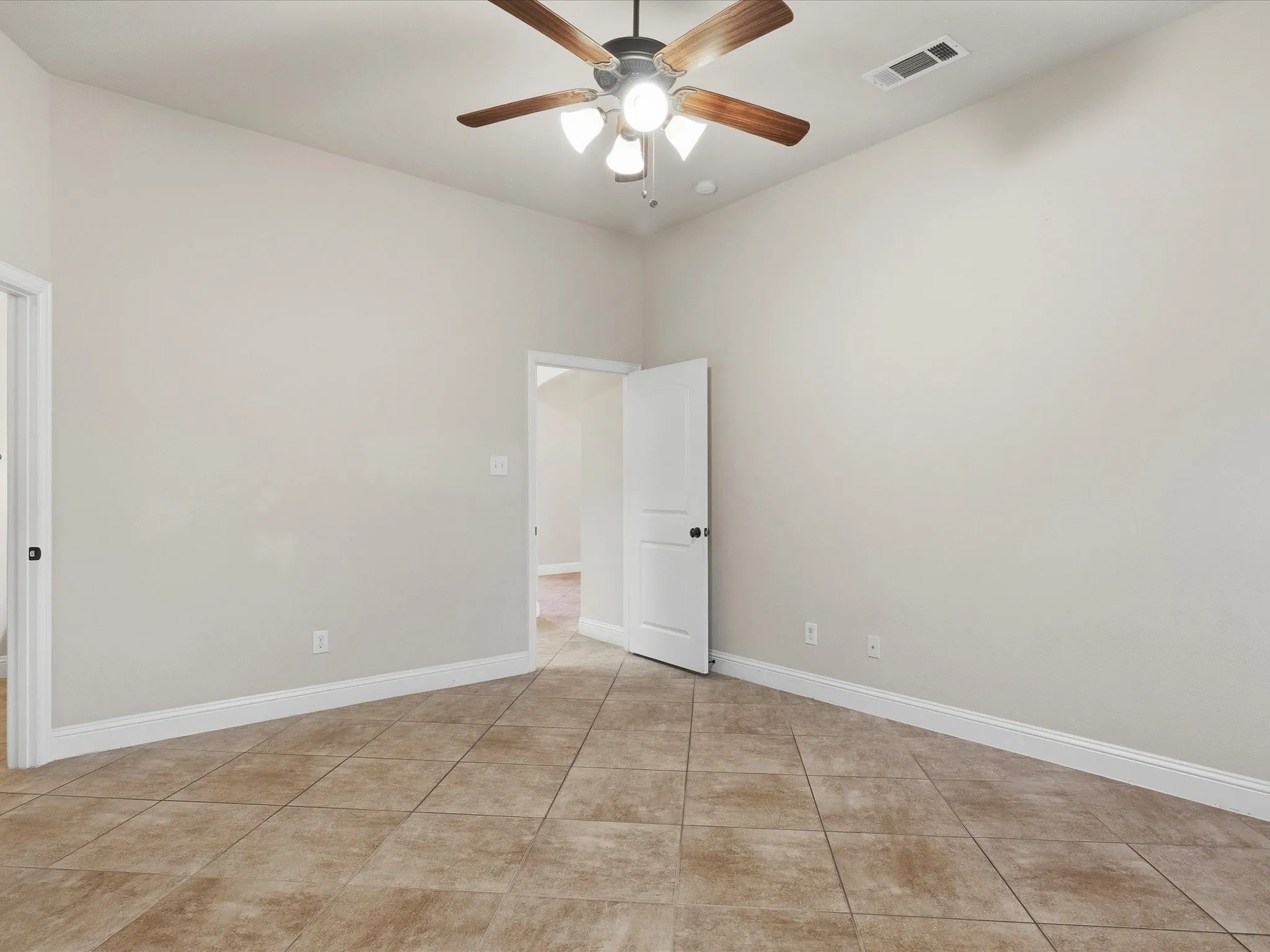 Single Family Residence For Sale in Kaufman County , 508 Clemson Lane, Forney, Texas 75126, 3 Bedroom, 2 Bathroom, 2 Garage spaces, 1,703 Sqft, built in 2016, mls#21341401, Real Estate Agent in Forney, Homes For Sale in Kaufman county, Homes For Sale in Forney, Realtor in Forney Texas, Real Estate Brokerage Independent Realty Texas, Luminita Cordes Realtor