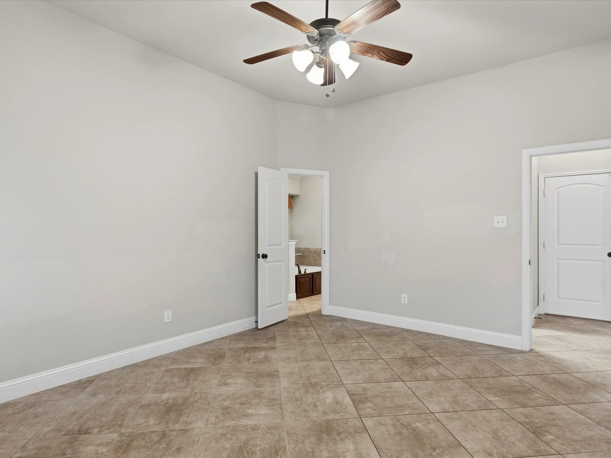 Single Family Residence For Sale in Kaufman County , 508 Clemson Lane, Forney, Texas 75126, 3 Bedroom, 2 Bathroom, 2 Garage spaces, 1,703 Sqft, built in 2016, mls#21341401, Real Estate Agent in Forney, Homes For Sale in Kaufman county, Homes For Sale in Forney, Realtor in Forney Texas, Real Estate Brokerage Independent Realty Texas, Luminita Cordes Realtor