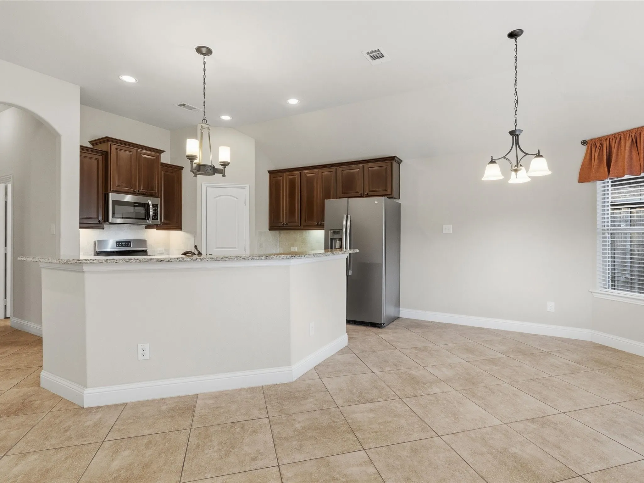 Single Family Residence For Sale in Kaufman County , 508 Clemson Lane, Forney, Texas 75126, 3 Bedroom, 2 Bathroom, 2 Garage spaces, 1,703 Sqft, built in 2016, mls#21341401, Real Estate Agent in Forney, Homes For Sale in Kaufman county, Homes For Sale in Forney, Realtor in Forney Texas, Real Estate Brokerage Independent Realty Texas, Luminita Cordes Realtor