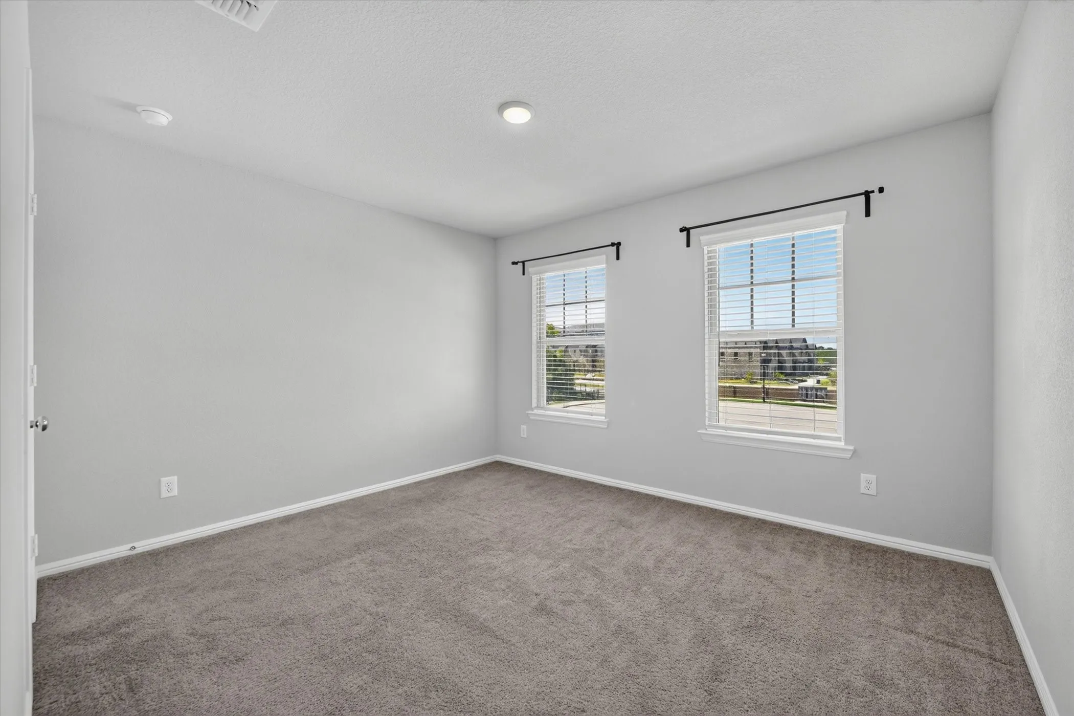 Single Family Residence For Rent in Denton County , 3348 Duncan Way, Corinth, Texas 76210, 3 Bedroom, 3 Bathroom, 2 Garage spaces, 1,859 Sqft, built in 2020, mls#21341041, Real Estate Agent in Corinth, Homes For Rent in Denton county, Homes For Rent in Corinth, Realtor in Corinth Texas, Real Estate Brokerage Independent Realty Texas, Luminita Cordes Realtor