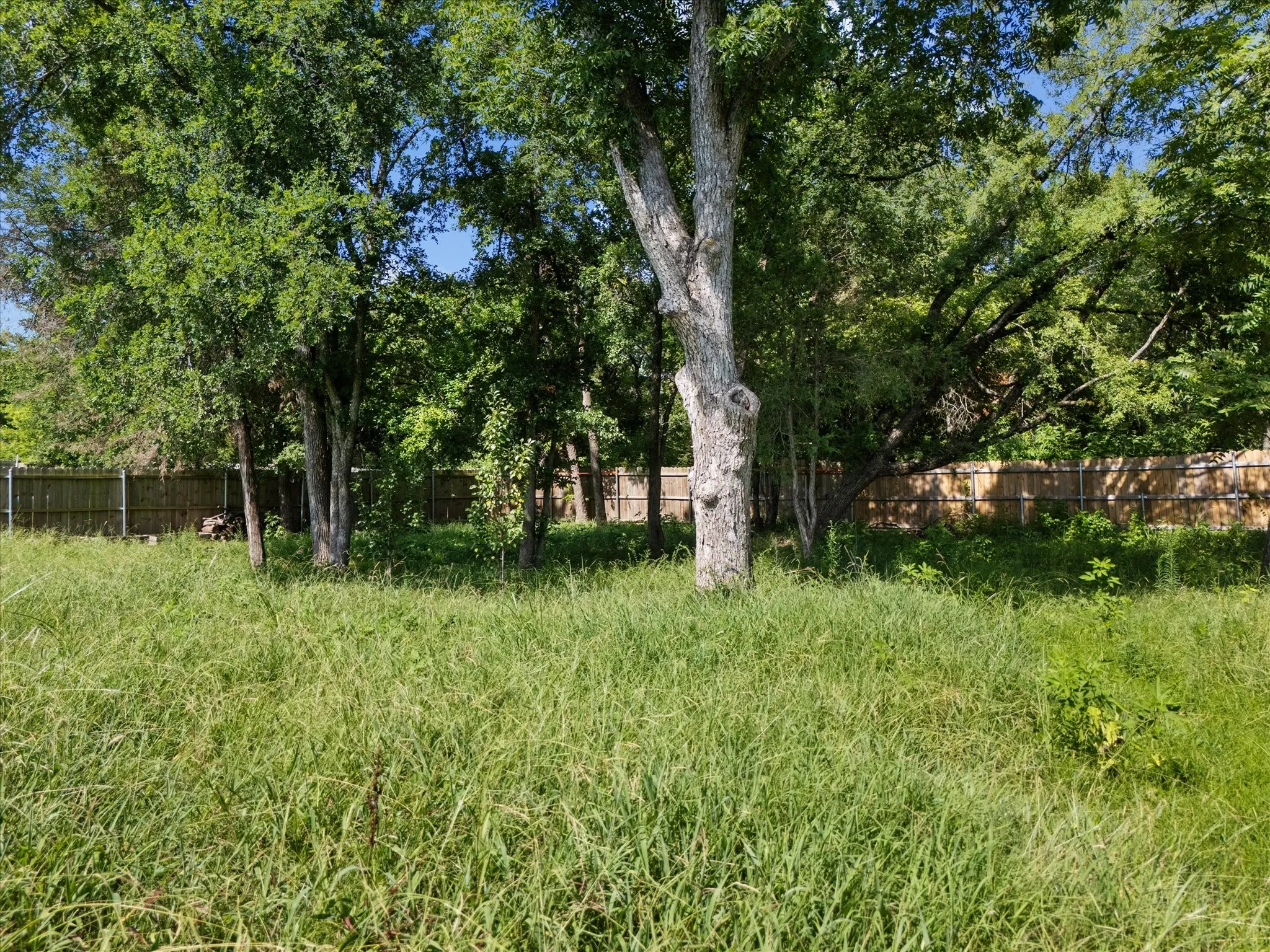 Single Family Residence For Sale in Hunt County , 3802 College Street, Greenville, Texas 75401, 3 Bedrooms, 2 Bathrooms, 1 Garage spaces, 1,420 Sqft, built in 2021, Price $249,000, mls#21332396, Real Estate Agent in Greenville, Homes For Sale in Hunt county, Homes For Sale in Greenville, Realtor in Greenville Texas, Real Estate Brokerage Independent Realty Texas, Luminita Cordes Realtor
