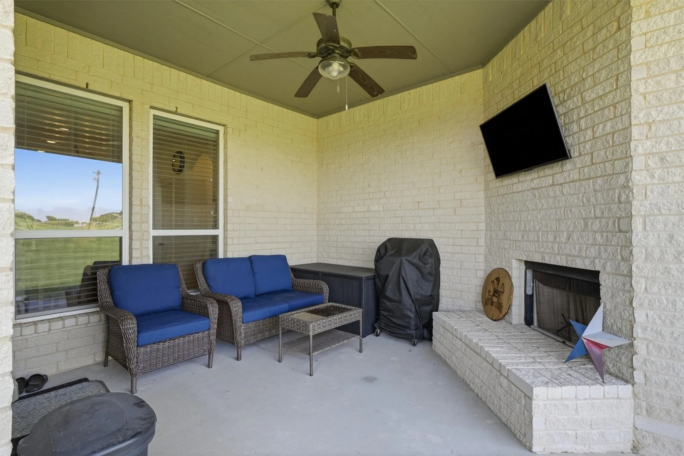 Single Family Residence For Sale in Denton County , 15005 Lost Wagon Street, Justin, Texas 76247, 5 Bedroom, 3 Bathroom, 4 Garage spaces, 2,603 Sqft, built in 2019, mls#21334907, Real Estate Agent in Justin, Homes For Sale in Denton county, Homes For Sale in Justin, Realtor in Justin Texas, Real Estate Brokerage Independent Realty Texas, Luminita Cordes Realtor