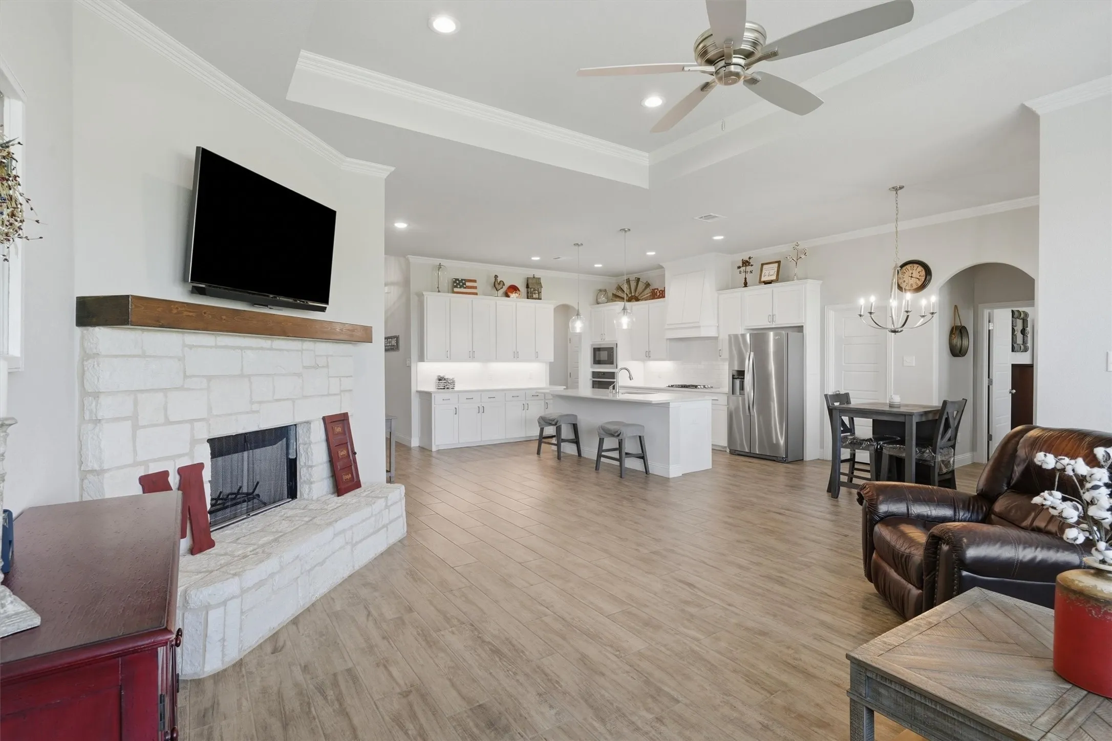 Single Family Residence For Sale in Denton County , 15005 Lost Wagon Street, Justin, Texas 76247, 5 Bedroom, 3 Bathroom, 4 Garage spaces, 2,603 Sqft, built in 2019, mls#21334907, Real Estate Agent in Justin, Homes For Sale in Denton county, Homes For Sale in Justin, Realtor in Justin Texas, Real Estate Brokerage Independent Realty Texas, Luminita Cordes Realtor