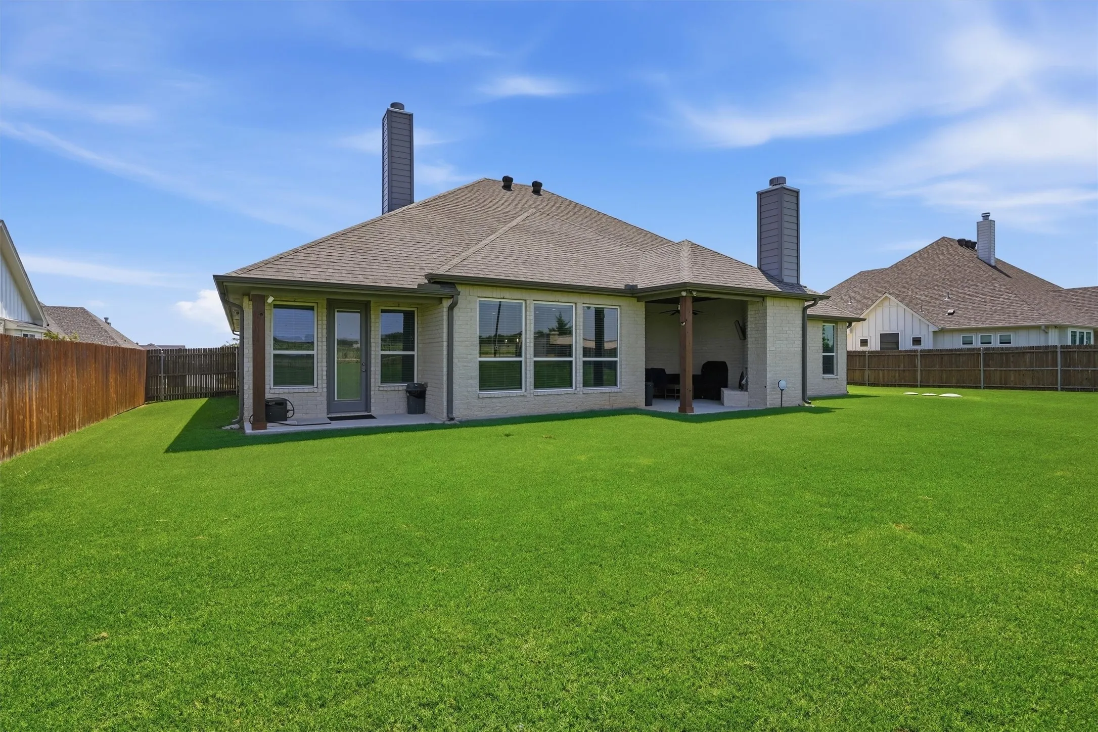 Single Family Residence For Sale in Denton County , 15005 Lost Wagon Street, Justin, Texas 76247, 5 Bedroom, 3 Bathroom, 4 Garage spaces, 2,603 Sqft, built in 2019, mls#21334907, Real Estate Agent in Justin, Homes For Sale in Denton county, Homes For Sale in Justin, Realtor in Justin Texas, Real Estate Brokerage Independent Realty Texas, Luminita Cordes Realtor