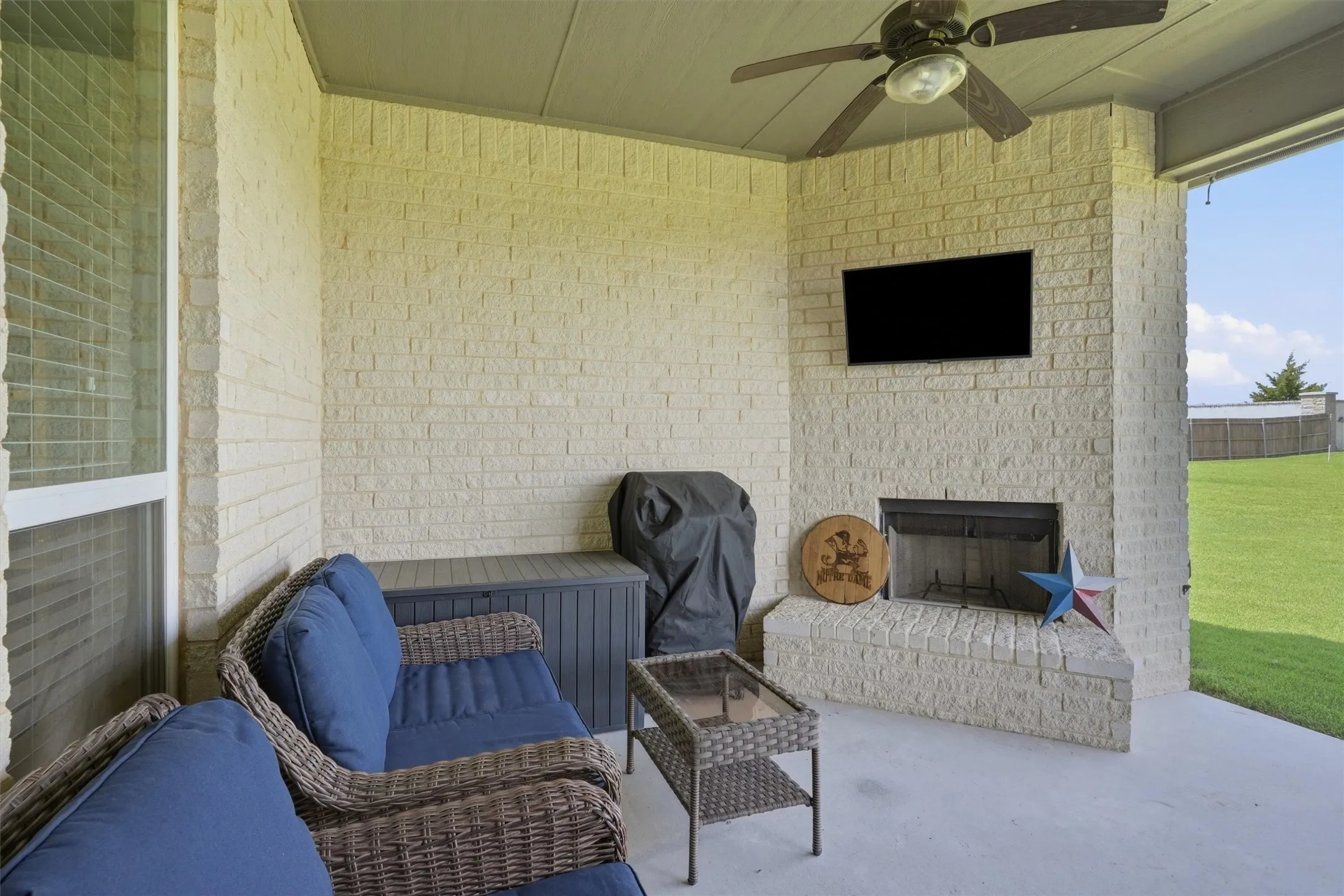 Single Family Residence For Sale in Denton County , 15005 Lost Wagon Street, Justin, Texas 76247, 5 Bedroom, 3 Bathroom, 4 Garage spaces, 2,603 Sqft, built in 2019, mls#21334907, Real Estate Agent in Justin, Homes For Sale in Denton county, Homes For Sale in Justin, Realtor in Justin Texas, Real Estate Brokerage Independent Realty Texas, Luminita Cordes Realtor