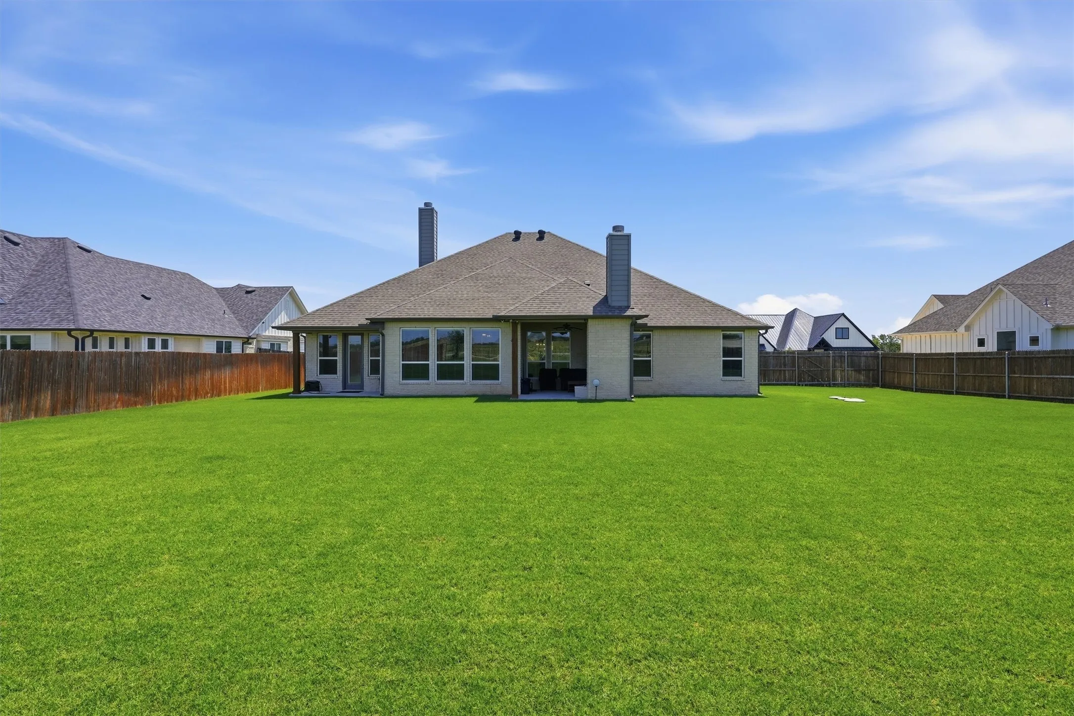 Single Family Residence For Sale in Denton County , 15005 Lost Wagon Street, Justin, Texas 76247, 5 Bedroom, 3 Bathroom, 4 Garage spaces, 2,603 Sqft, built in 2019, mls#21334907, Real Estate Agent in Justin, Homes For Sale in Denton county, Homes For Sale in Justin, Realtor in Justin Texas, Real Estate Brokerage Independent Realty Texas, Luminita Cordes Realtor