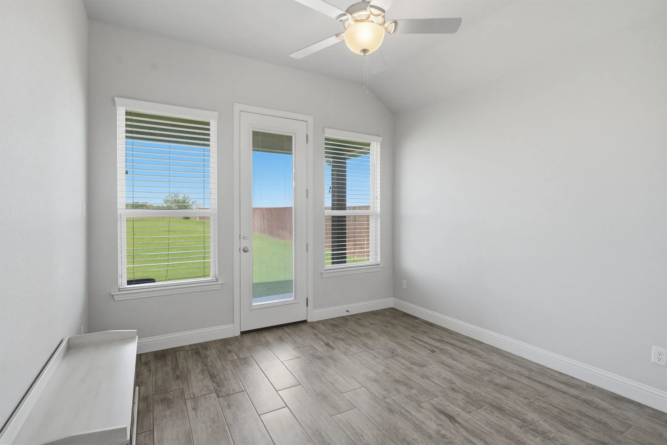 Single Family Residence For Sale in Denton County , 15005 Lost Wagon Street, Justin, Texas 76247, 5 Bedroom, 3 Bathroom, 4 Garage spaces, 2,603 Sqft, built in 2019, mls#21334907, Real Estate Agent in Justin, Homes For Sale in Denton county, Homes For Sale in Justin, Realtor in Justin Texas, Real Estate Brokerage Independent Realty Texas, Luminita Cordes Realtor