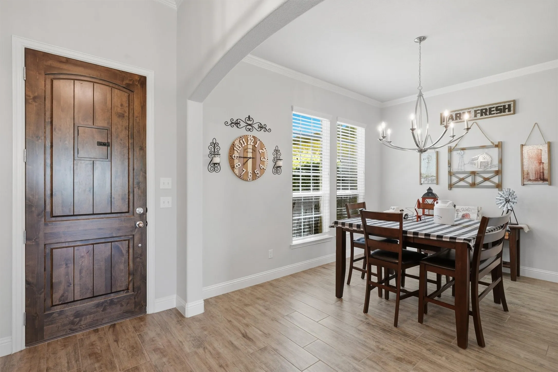 Single Family Residence For Sale in Denton County , 15005 Lost Wagon Street, Justin, Texas 76247, 5 Bedroom, 3 Bathroom, 4 Garage spaces, 2,603 Sqft, built in 2019, mls#21334907, Real Estate Agent in Justin, Homes For Sale in Denton county, Homes For Sale in Justin, Realtor in Justin Texas, Real Estate Brokerage Independent Realty Texas, Luminita Cordes Realtor