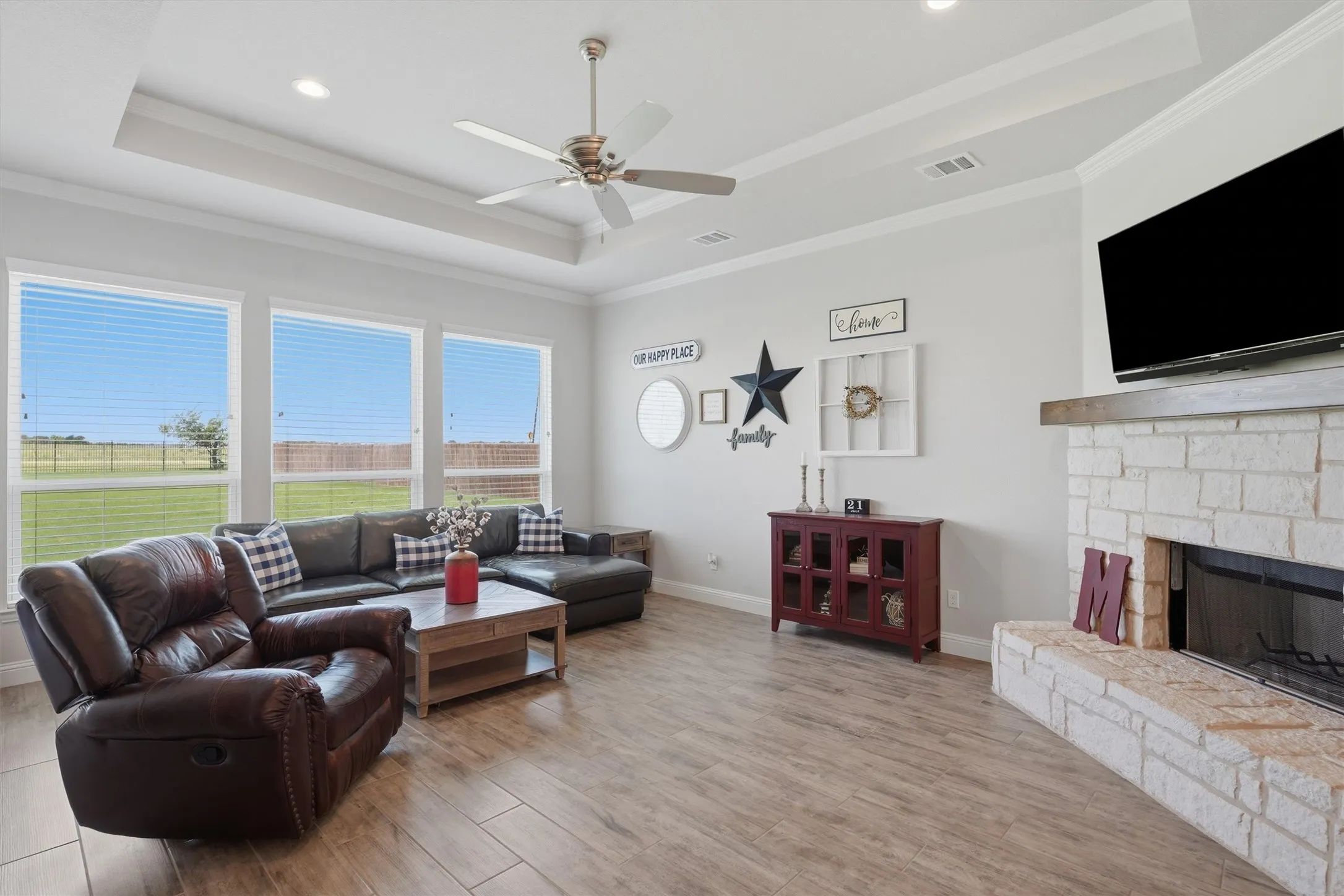 Single Family Residence For Sale in Denton County , 15005 Lost Wagon Street, Justin, Texas 76247, 5 Bedroom, 3 Bathroom, 4 Garage spaces, 2,603 Sqft, built in 2019, mls#21334907, Real Estate Agent in Justin, Homes For Sale in Denton county, Homes For Sale in Justin, Realtor in Justin Texas, Real Estate Brokerage Independent Realty Texas, Luminita Cordes Realtor