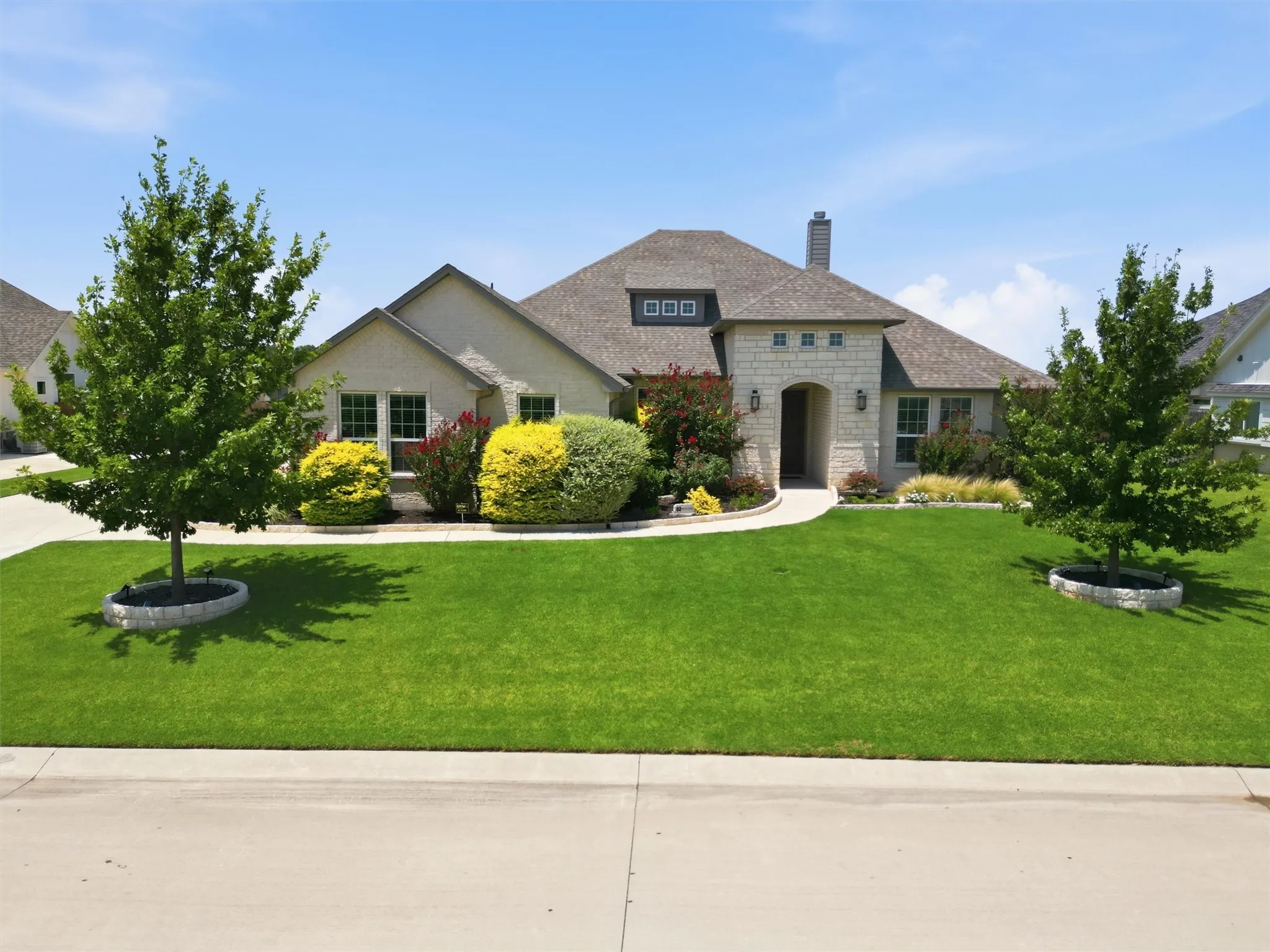 Single Family Residence For Sale in Denton County , 15005 Lost Wagon Street, Justin, Texas 76247, 5 Bedroom, 3 Bathroom, 4 Garage spaces, 2,603 Sqft, built in 2019, mls#21334907, Real Estate Agent in Justin, Homes For Sale in Denton county, Homes For Sale in Justin, Realtor in Justin Texas, Real Estate Brokerage Independent Realty Texas, Luminita Cordes Realtor